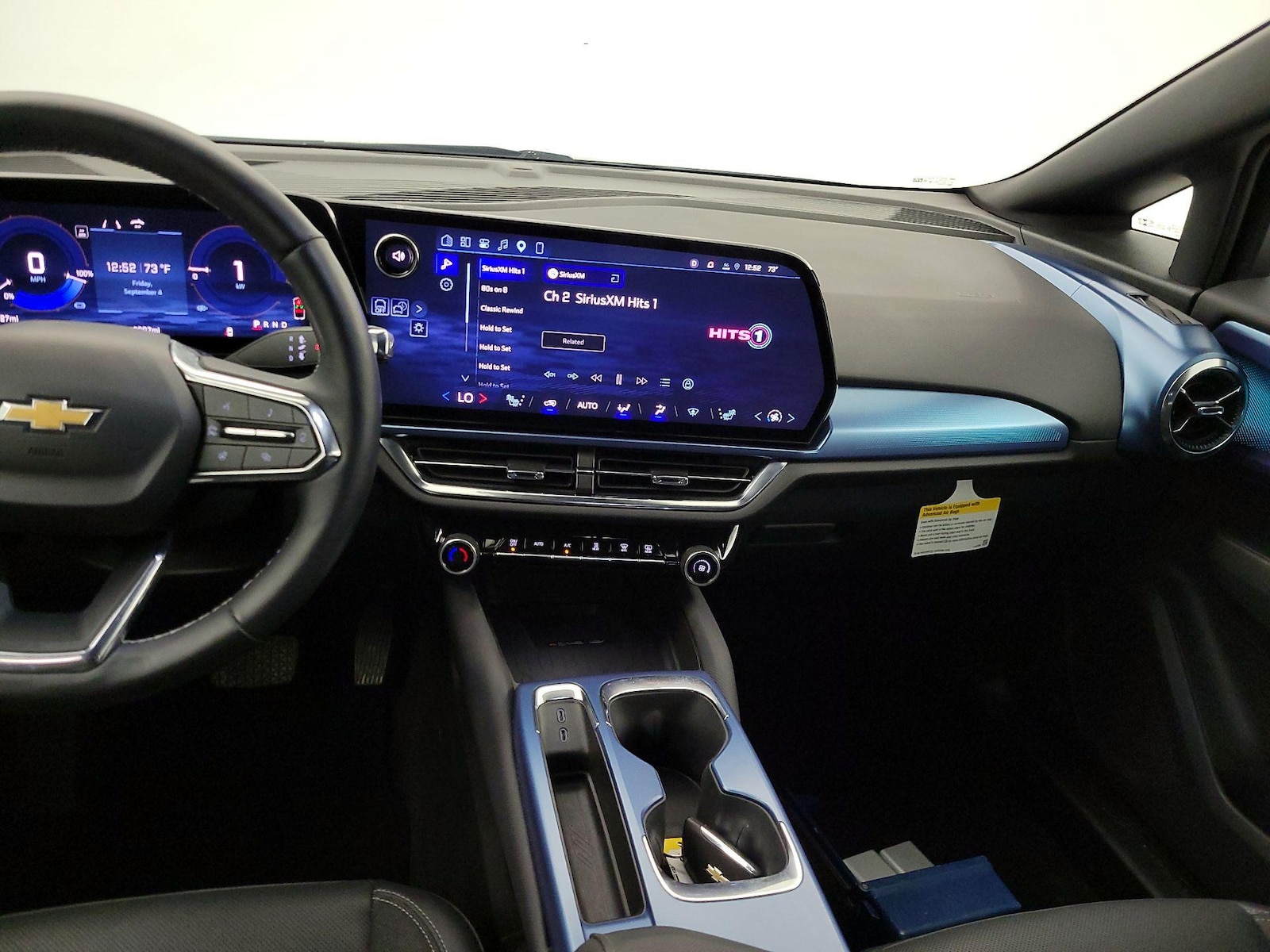 2025 Chevrolet Equinox EV LT - Photo 10