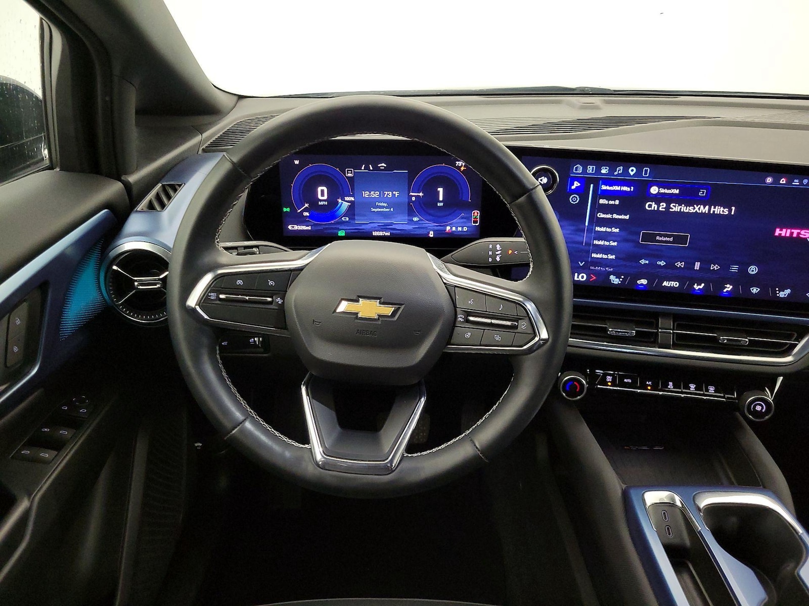 2025 Chevrolet Equinox EV LT - Photo 11