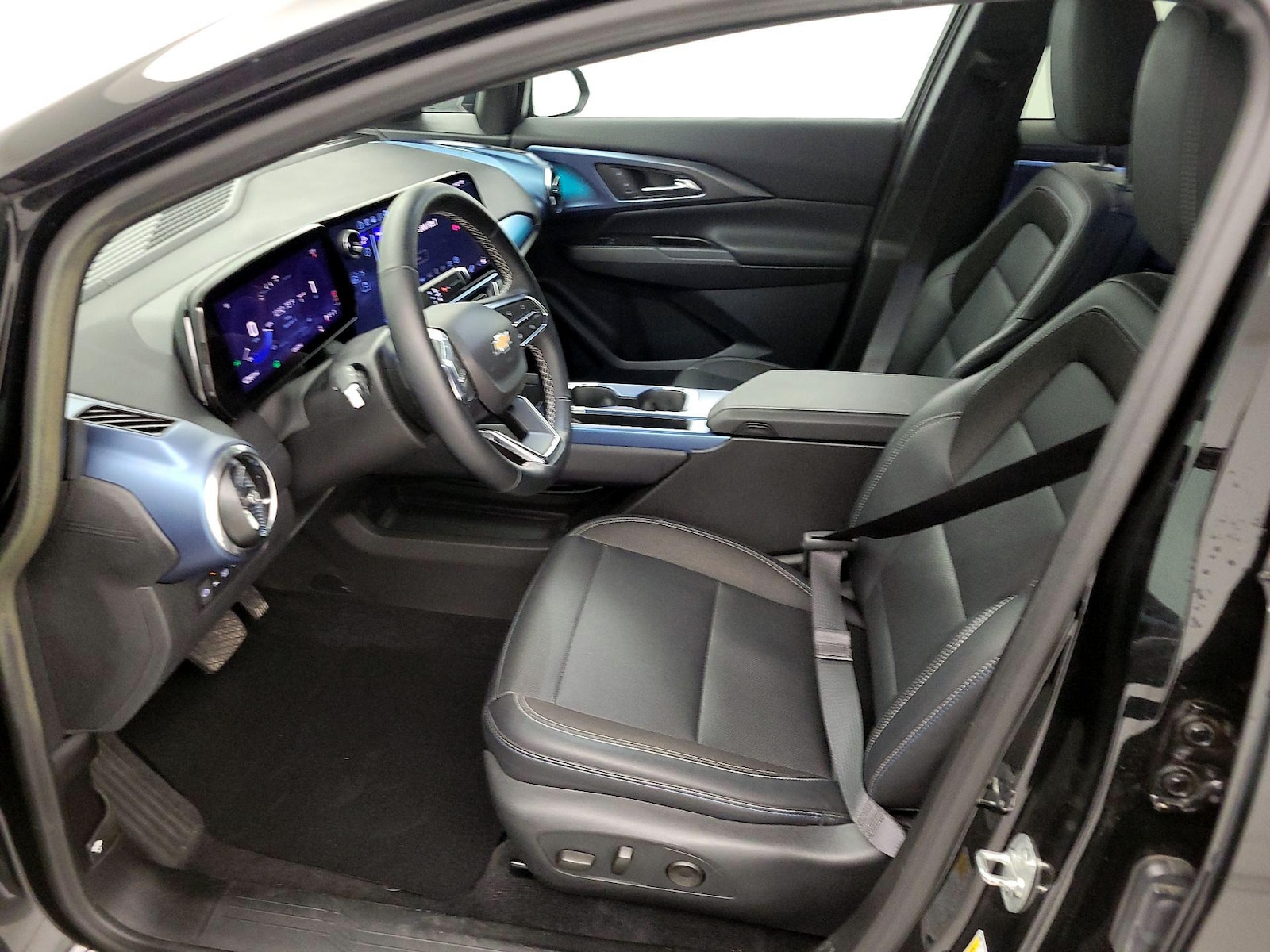 2025 Chevrolet Equinox EV LT - Photo 12