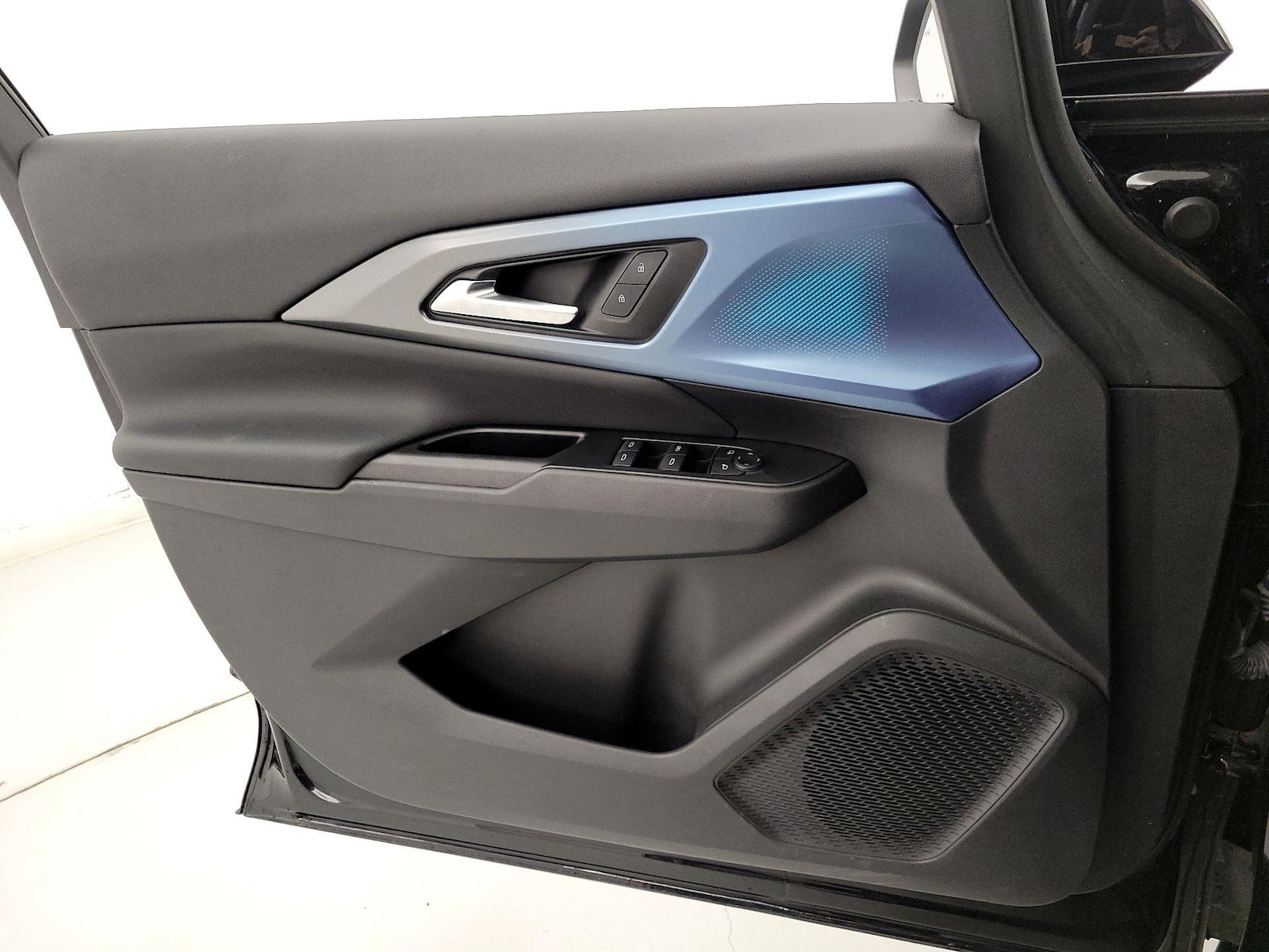 2025 Chevrolet Equinox EV LT - Photo 13