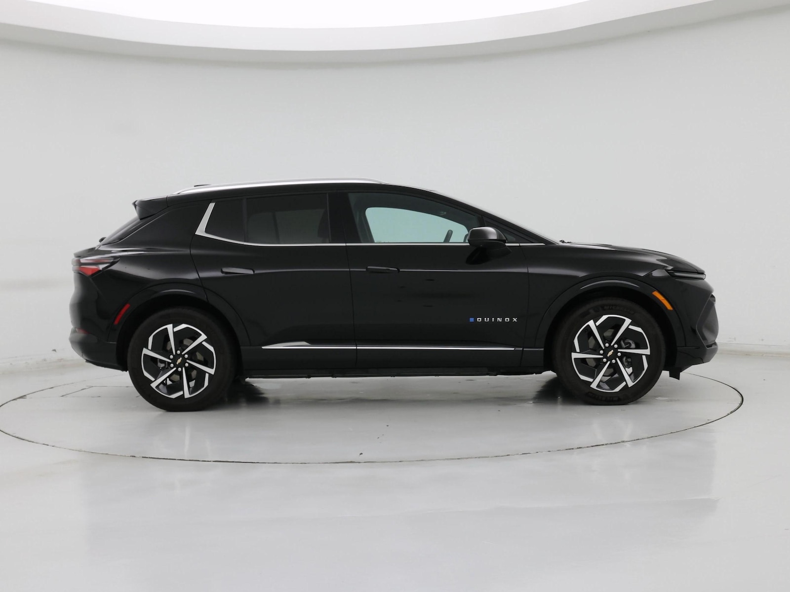 2025 Chevrolet Equinox EV LT - Photo 8