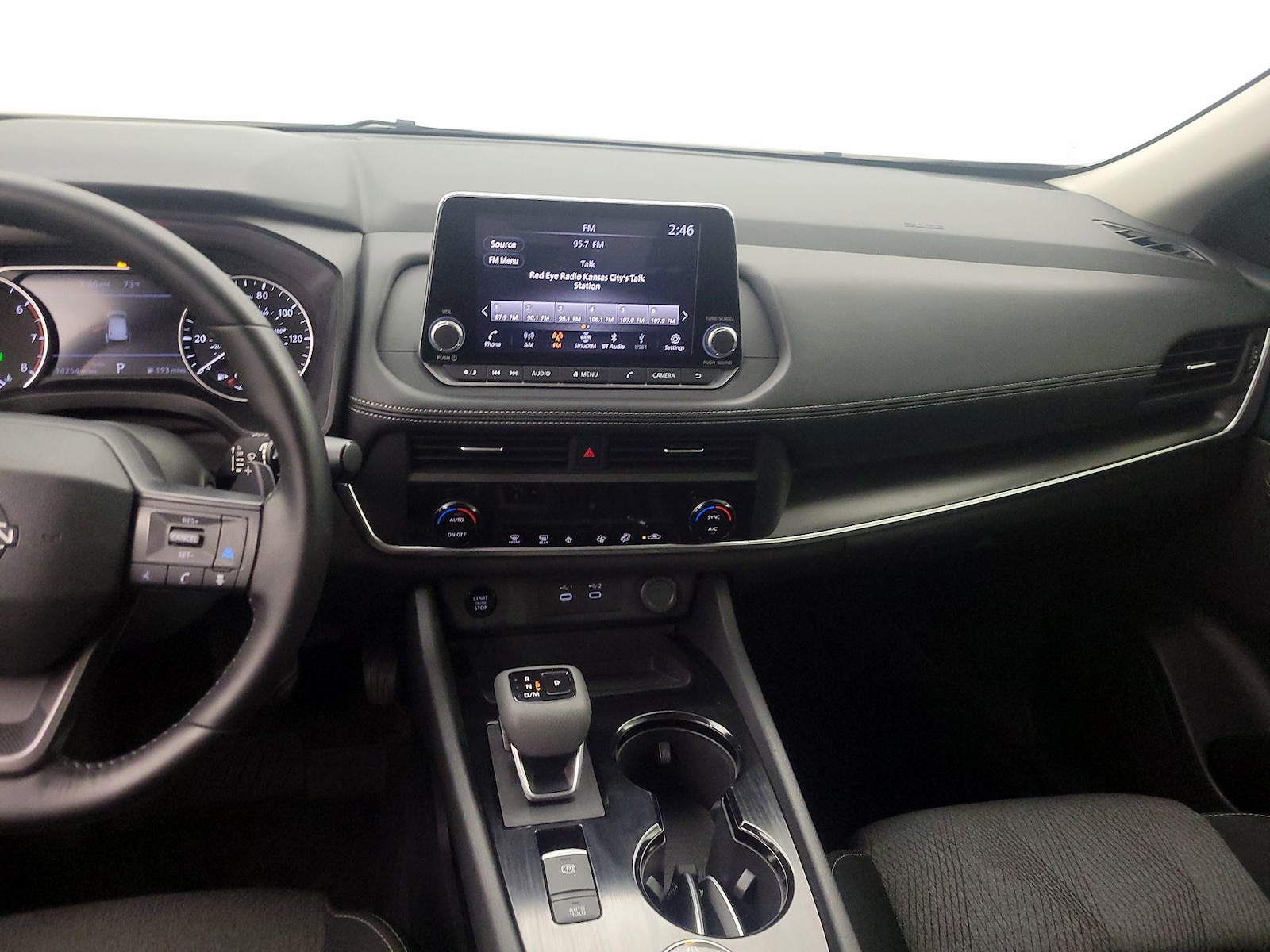 2025 Nissan Rogue SV - Photo 10