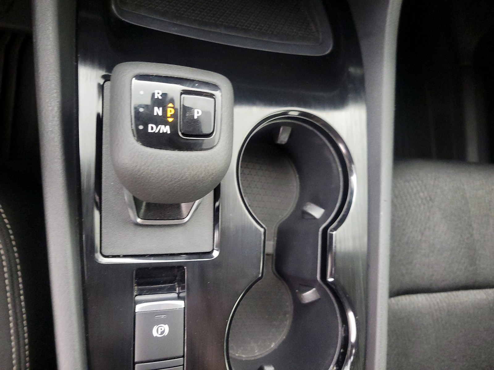 2025 Nissan Rogue SV - Photo 18