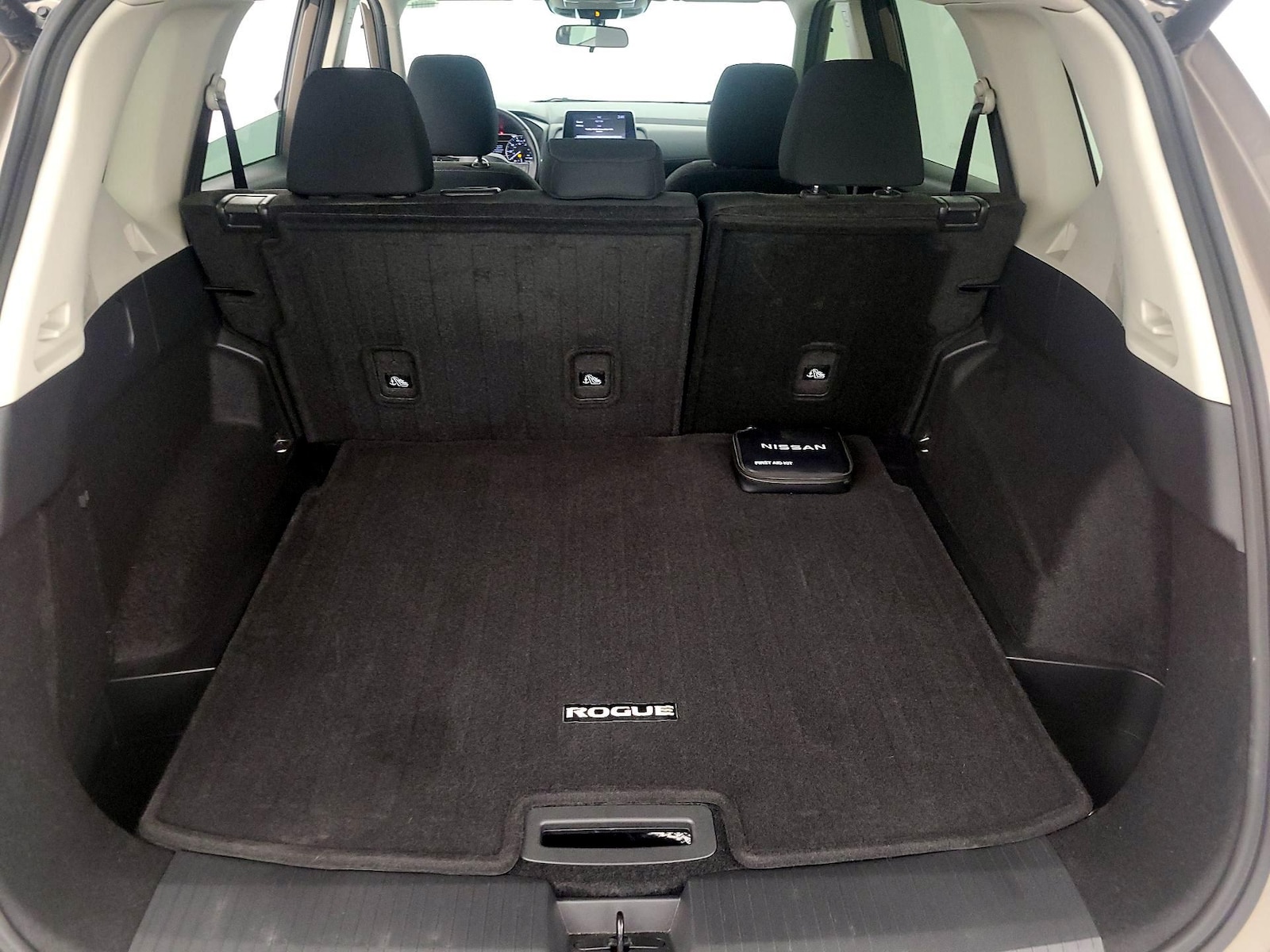 2025 Nissan Rogue SV - Photo 21