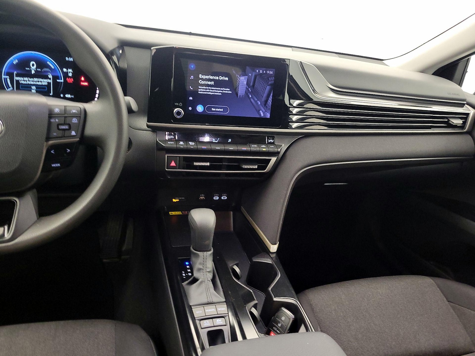 2025 Toyota Camry LE - Photo 10