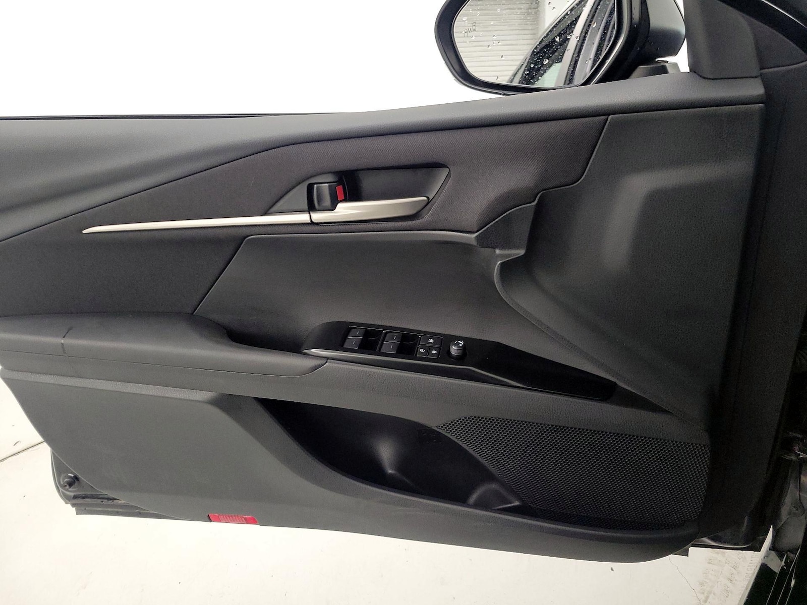 2025 Toyota Camry LE - Photo 13