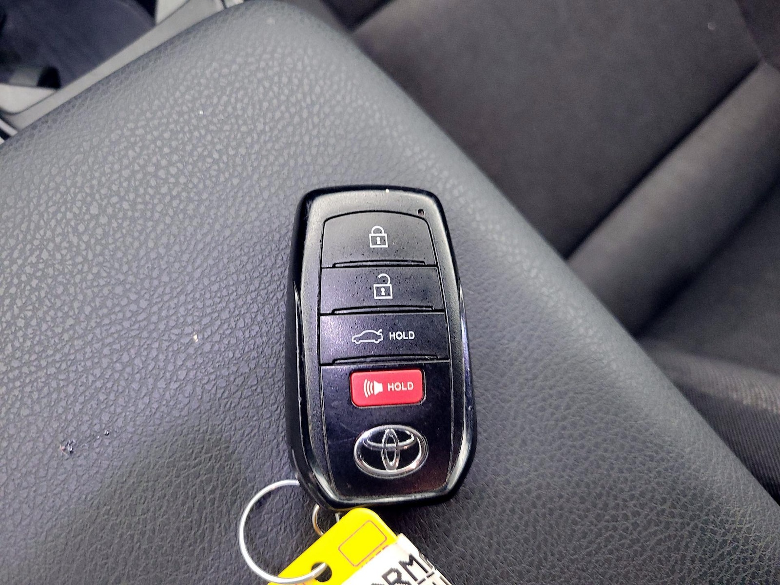 2025 Toyota Camry LE - Photo 23