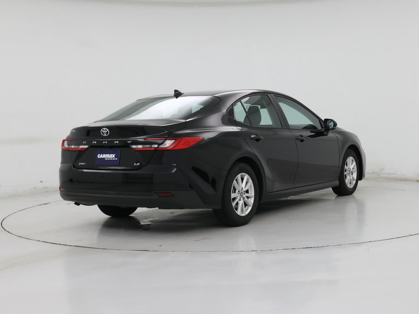 2025 Toyota Camry LE - Photo 9