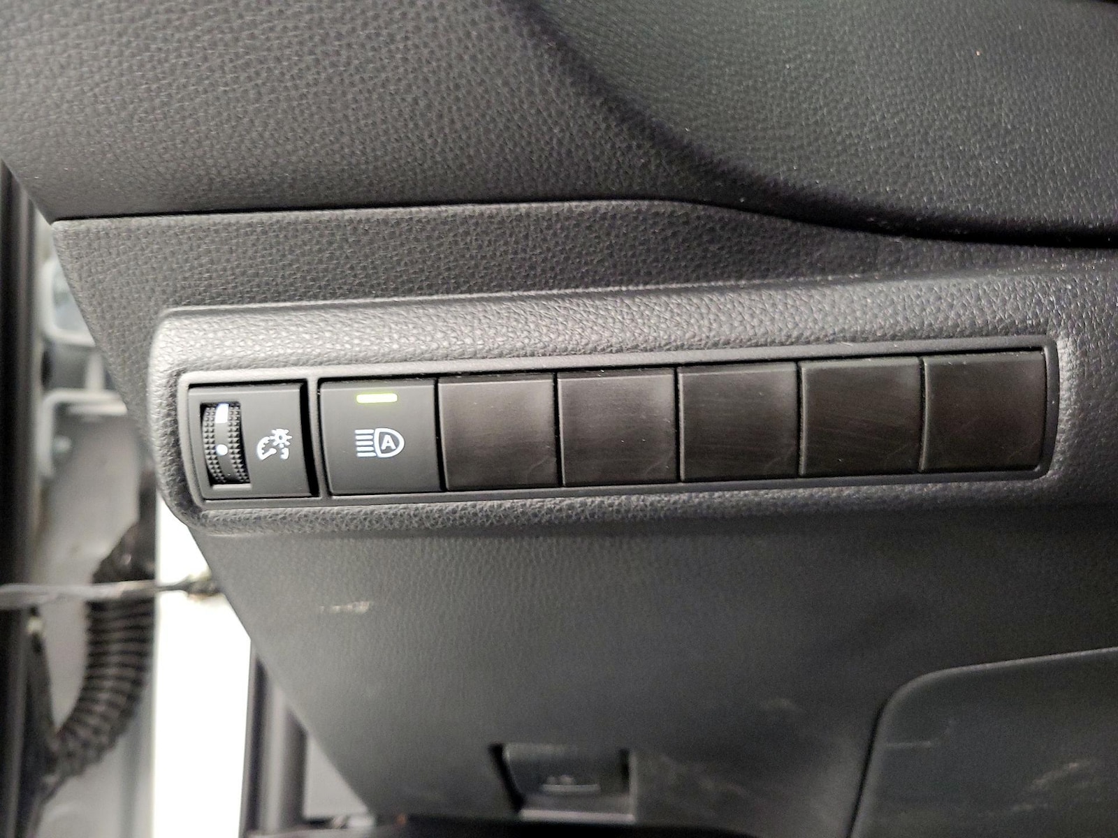 2025 Toyota Corolla LE - Photo 14