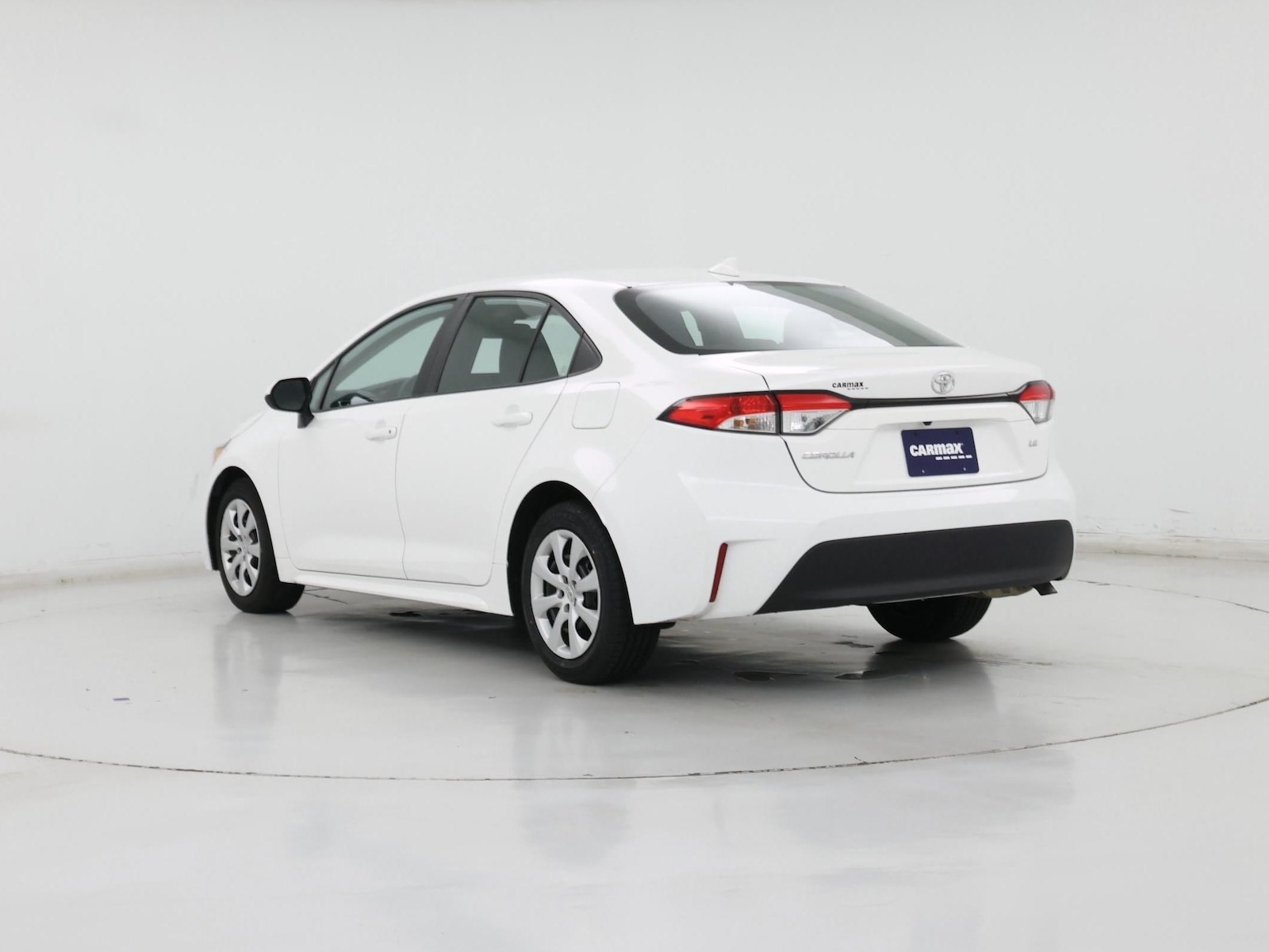 2025 Toyota Corolla LE - Photo 3
