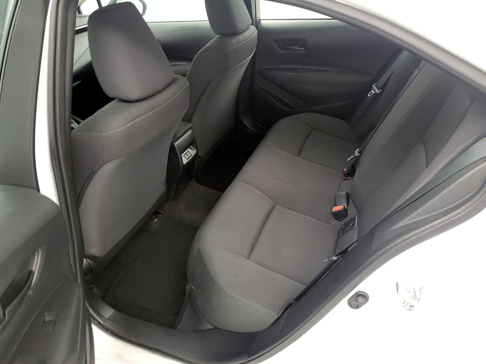 2025 Toyota Corolla LE - Photo 20