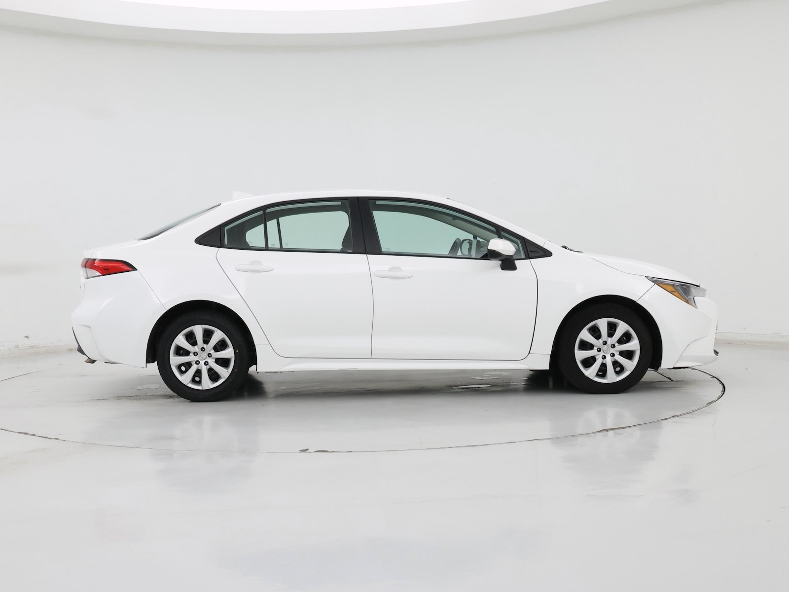 2025 Toyota Corolla LE - Photo 8
