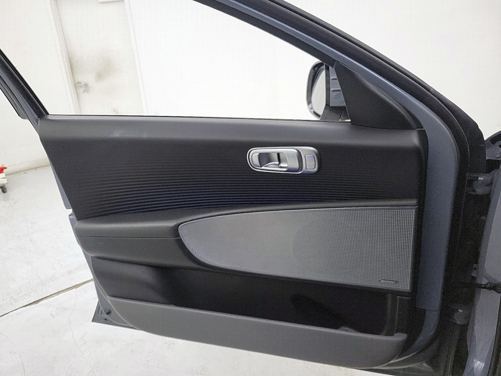 2023 Hyundai IONIQ 6 Limited - Photo 13