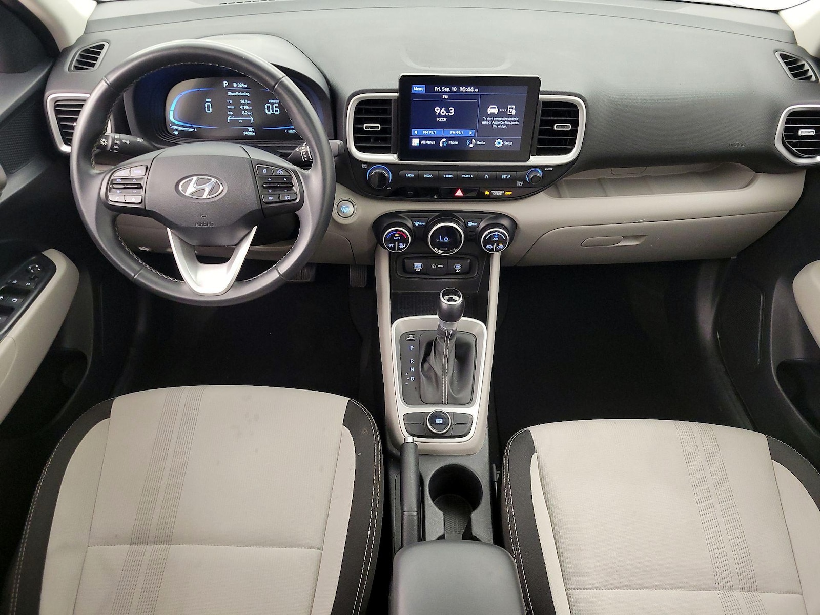 2025 Hyundai Venue SEL - Photo 10