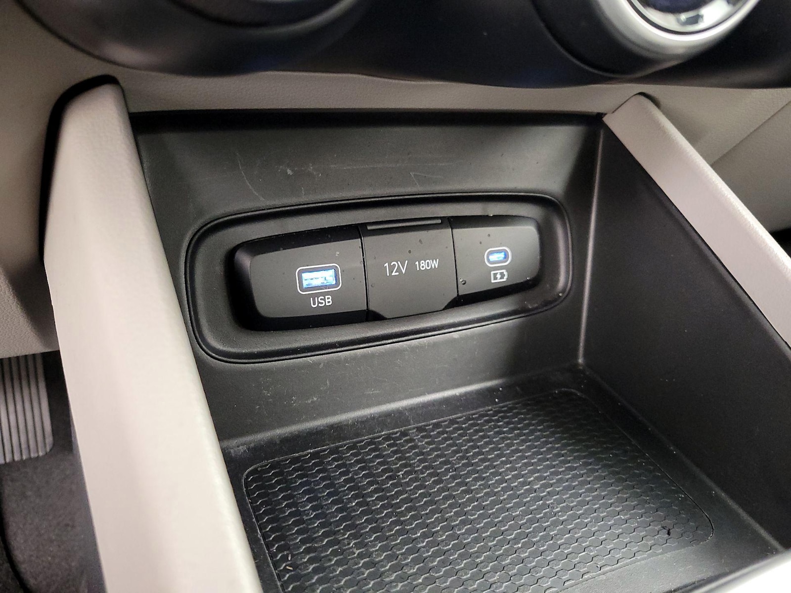 2025 Hyundai Venue SEL - Photo 19