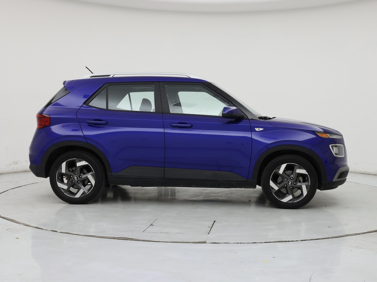 2025 Hyundai Venue SEL - Photo 8