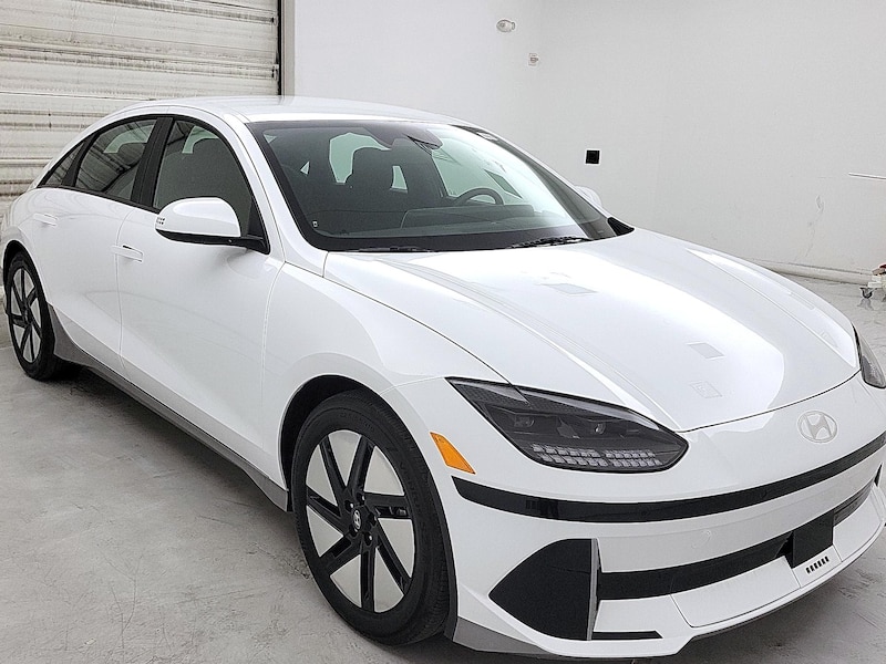 2024 Hyundai Ioniq 6 SE