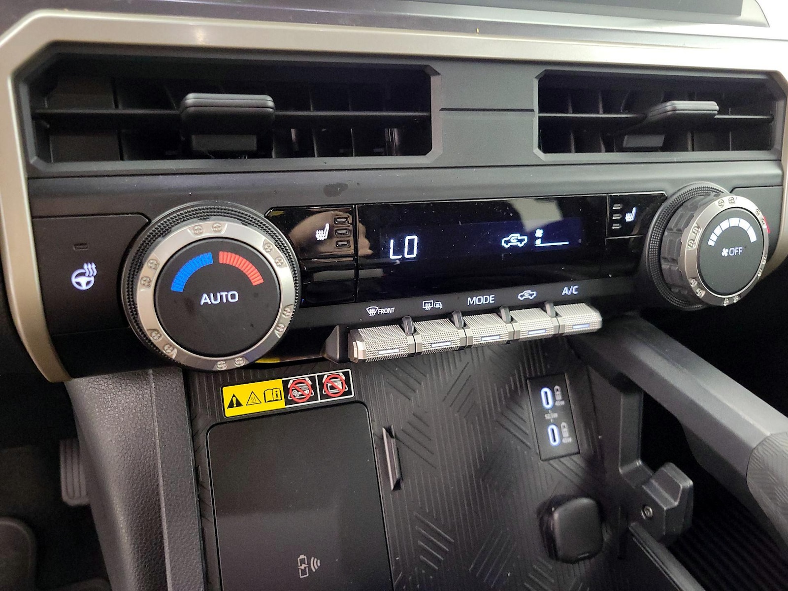 2026 Toyota Tacoma SR5 - Photo 17