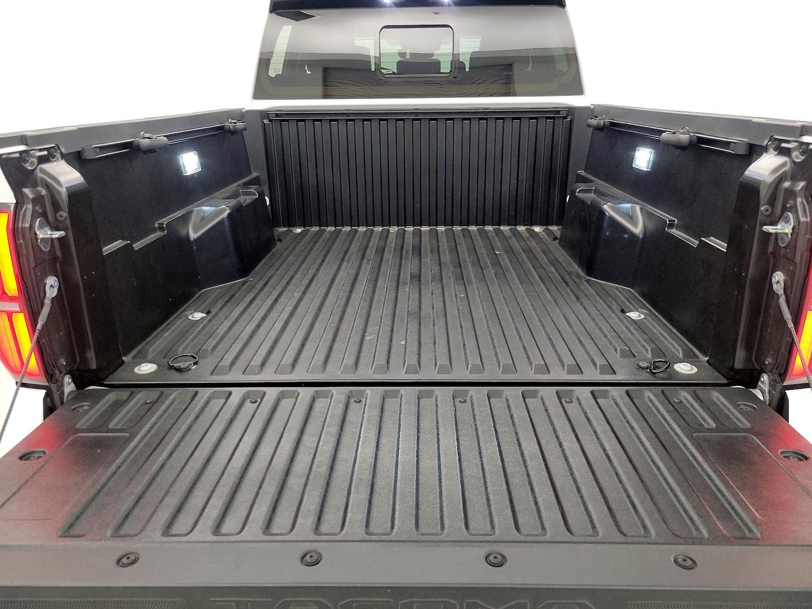2026 Toyota Tacoma SR5 - Photo 21