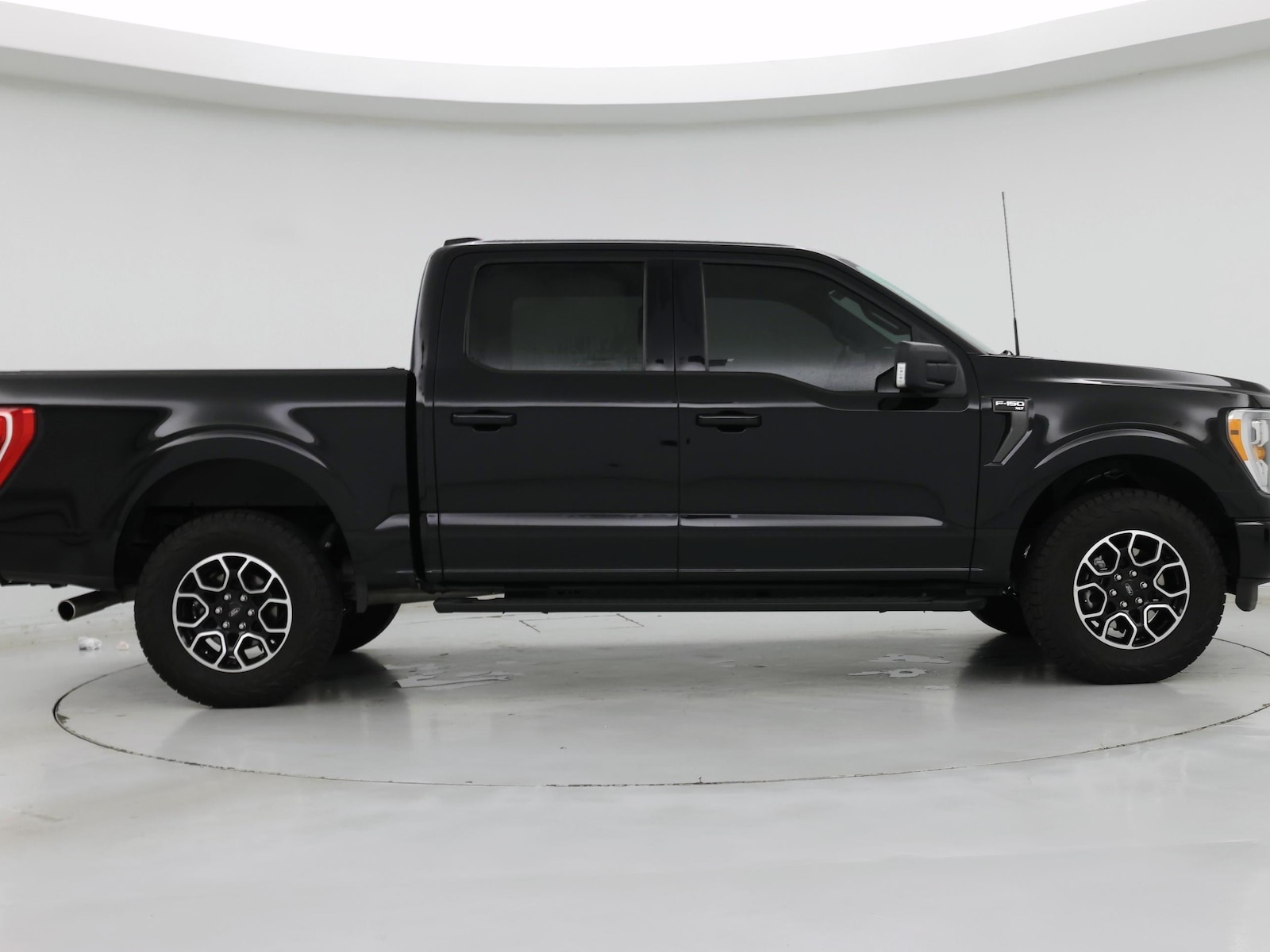 2022 Ford F-150 XL - Photo 8