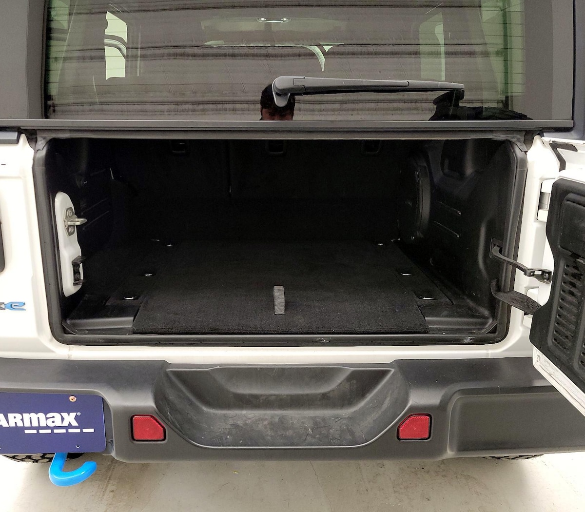 Trunk/Cargo (Seats Up)
