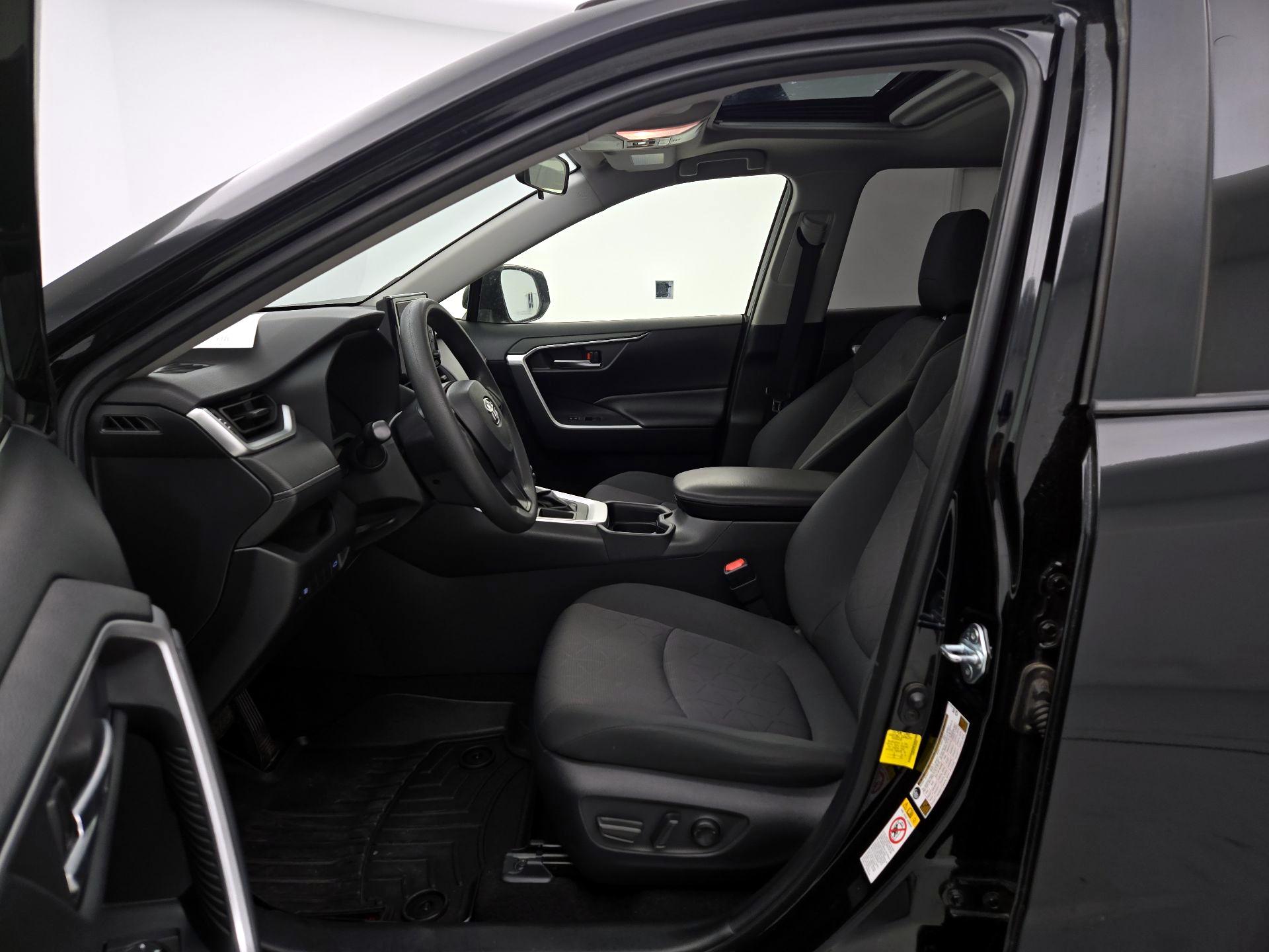Thumbnail: 2019 Toyota RAV4 - 11