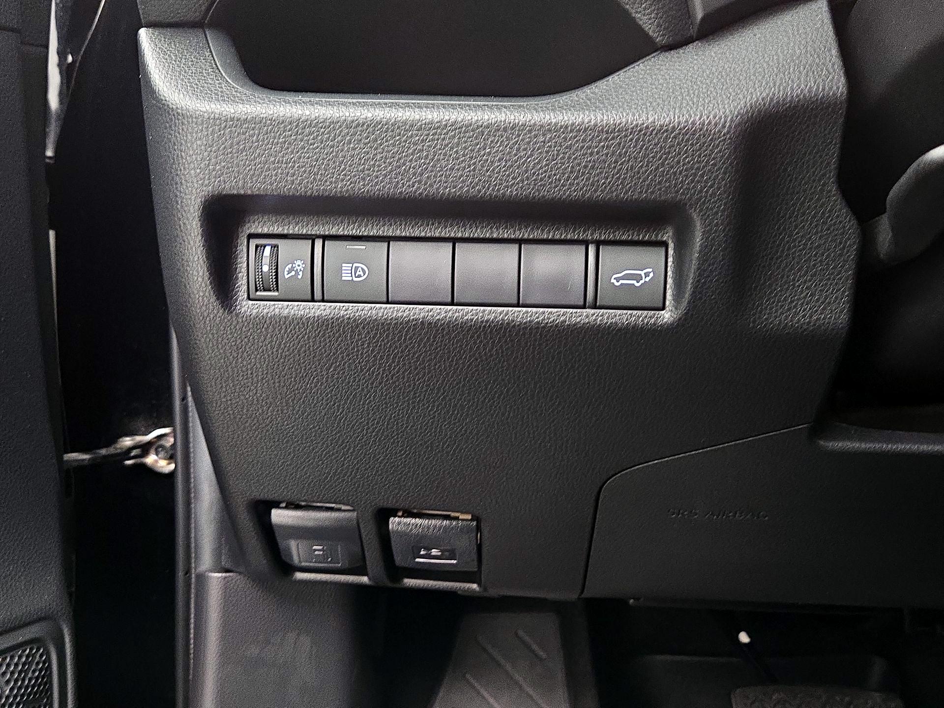Thumbnail: 2019 Toyota RAV4 - 13