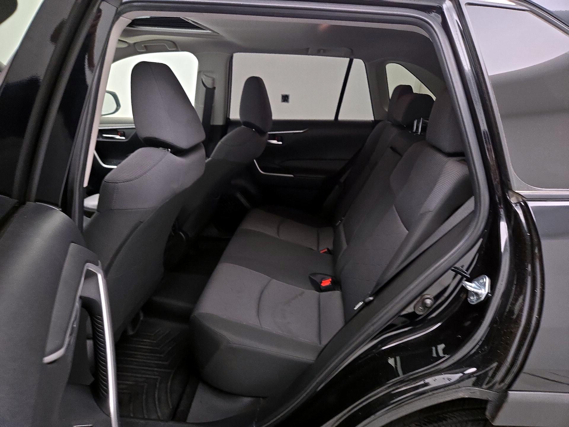 Thumbnail: 2019 Toyota RAV4 - 20