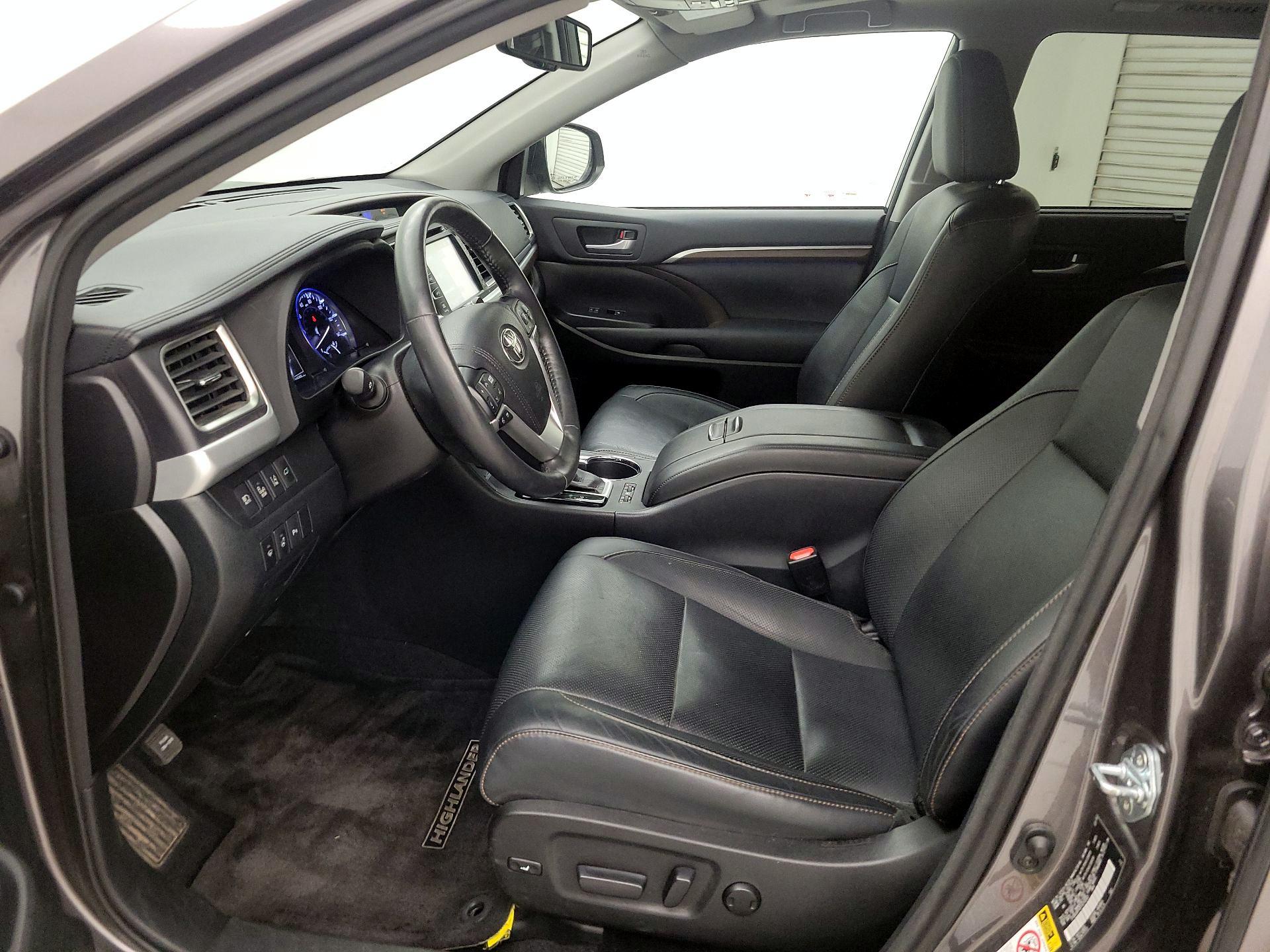 Thumbnail: 2015 Toyota Highlander - 11