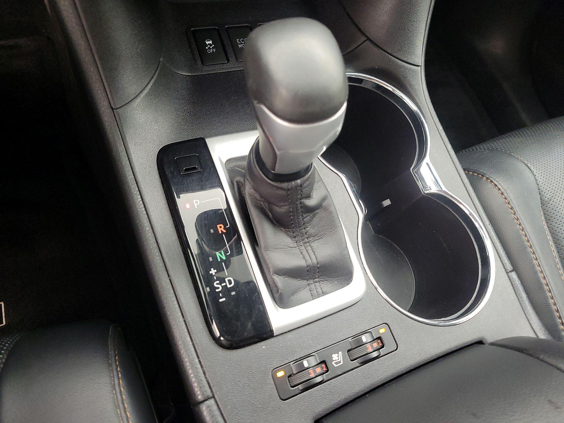 Thumbnail: 2015 Toyota Highlander - 15