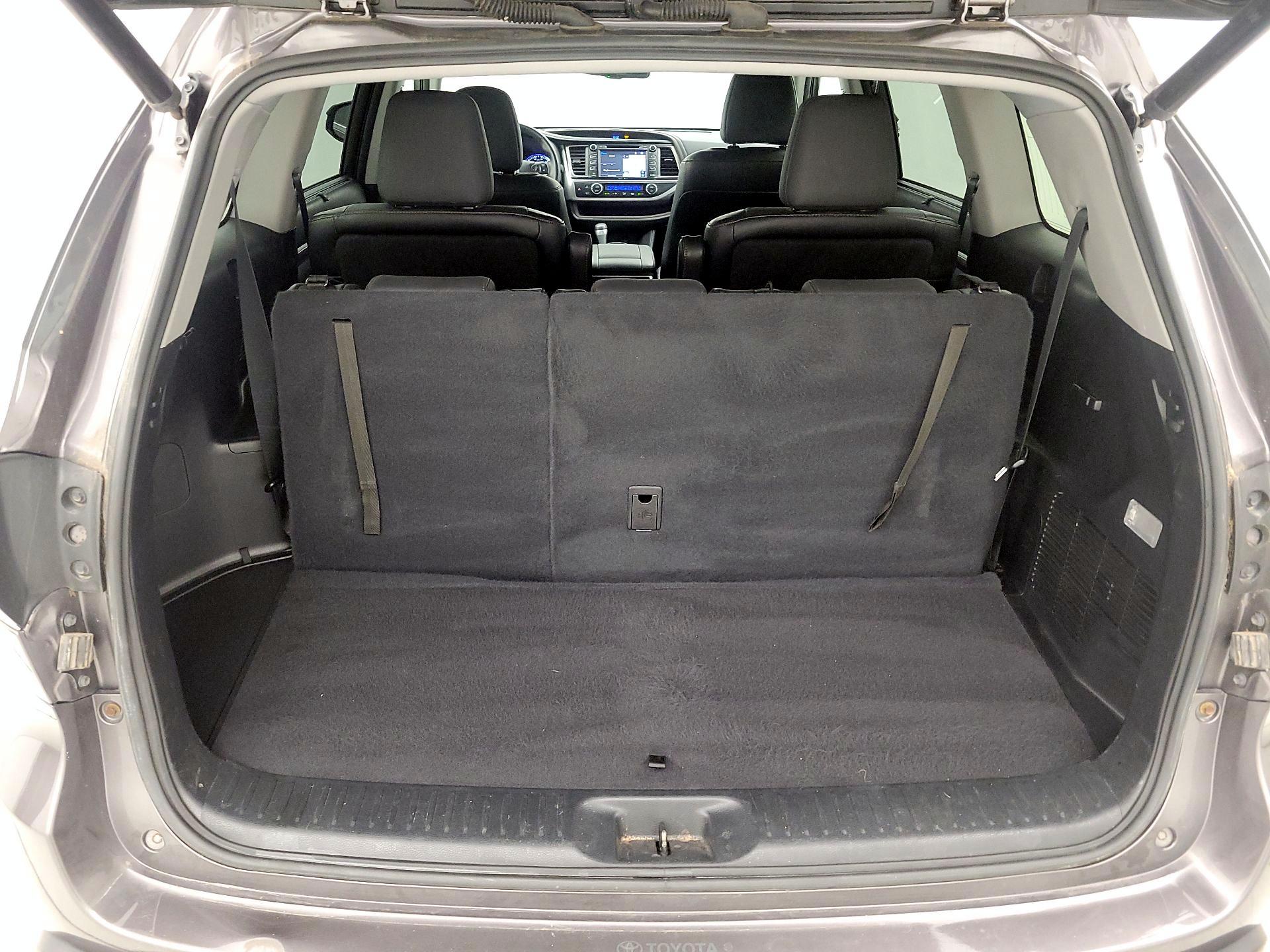 Thumbnail: 2015 Toyota Highlander - 16
