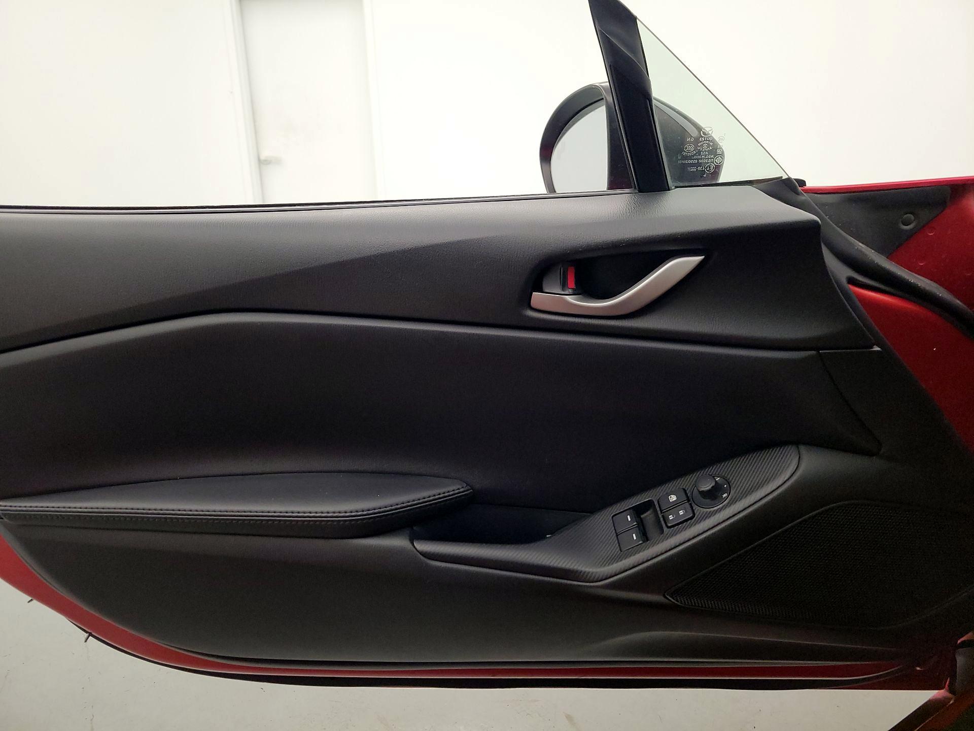 Thumbnail: 2020 Mazda MX-5 Miata - 12