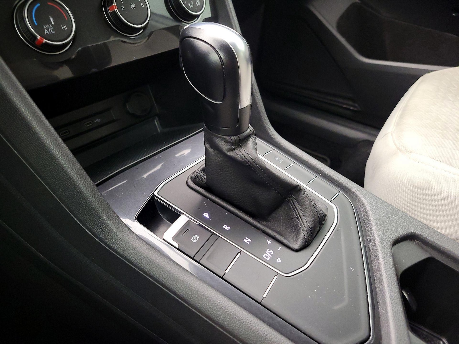 2020 Volkswagen Tiguan S - Photo 18