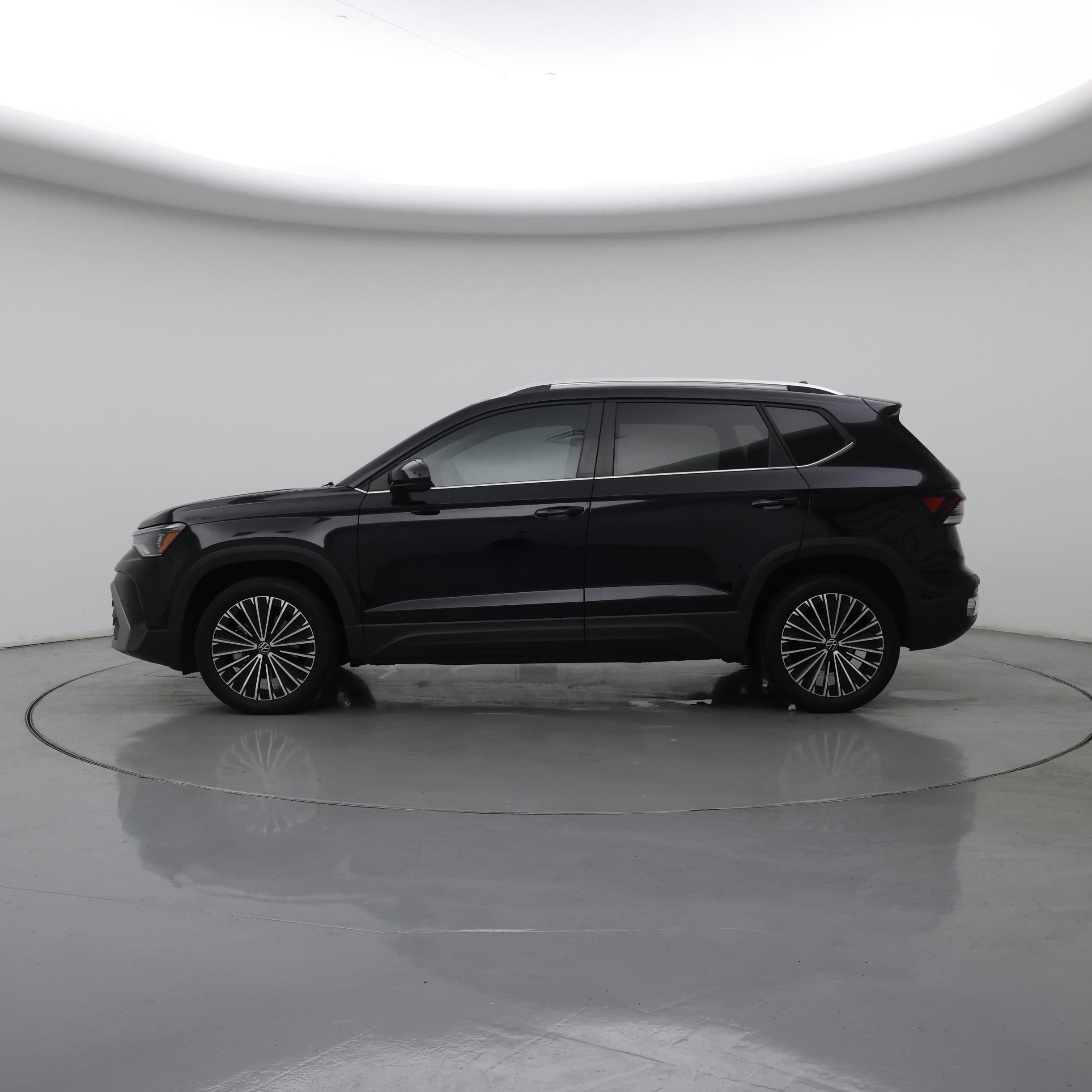 Thumbnail: 2025 Volkswagen Taos - 3