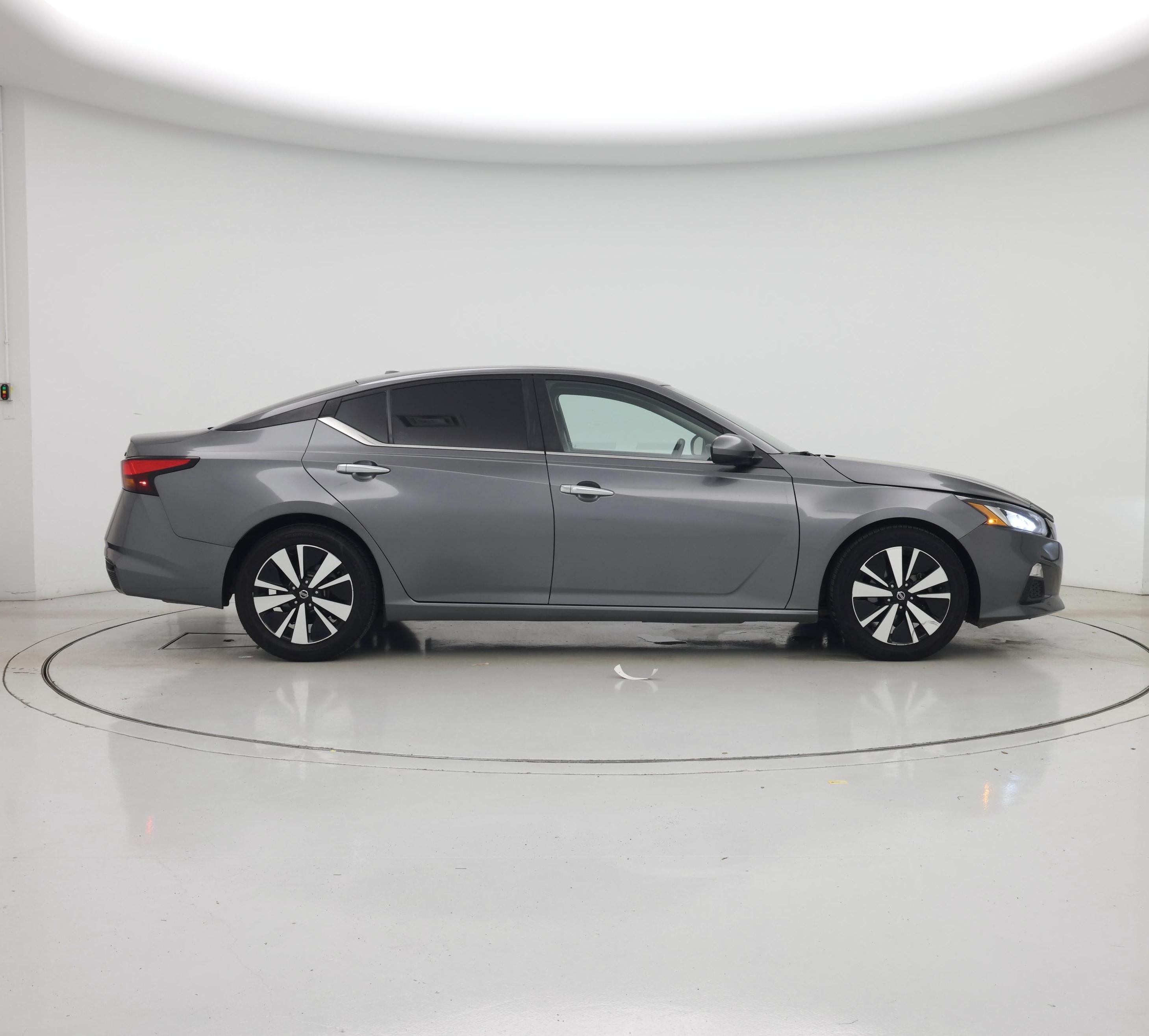 Thumbnail: 2022 Nissan Altima - 7