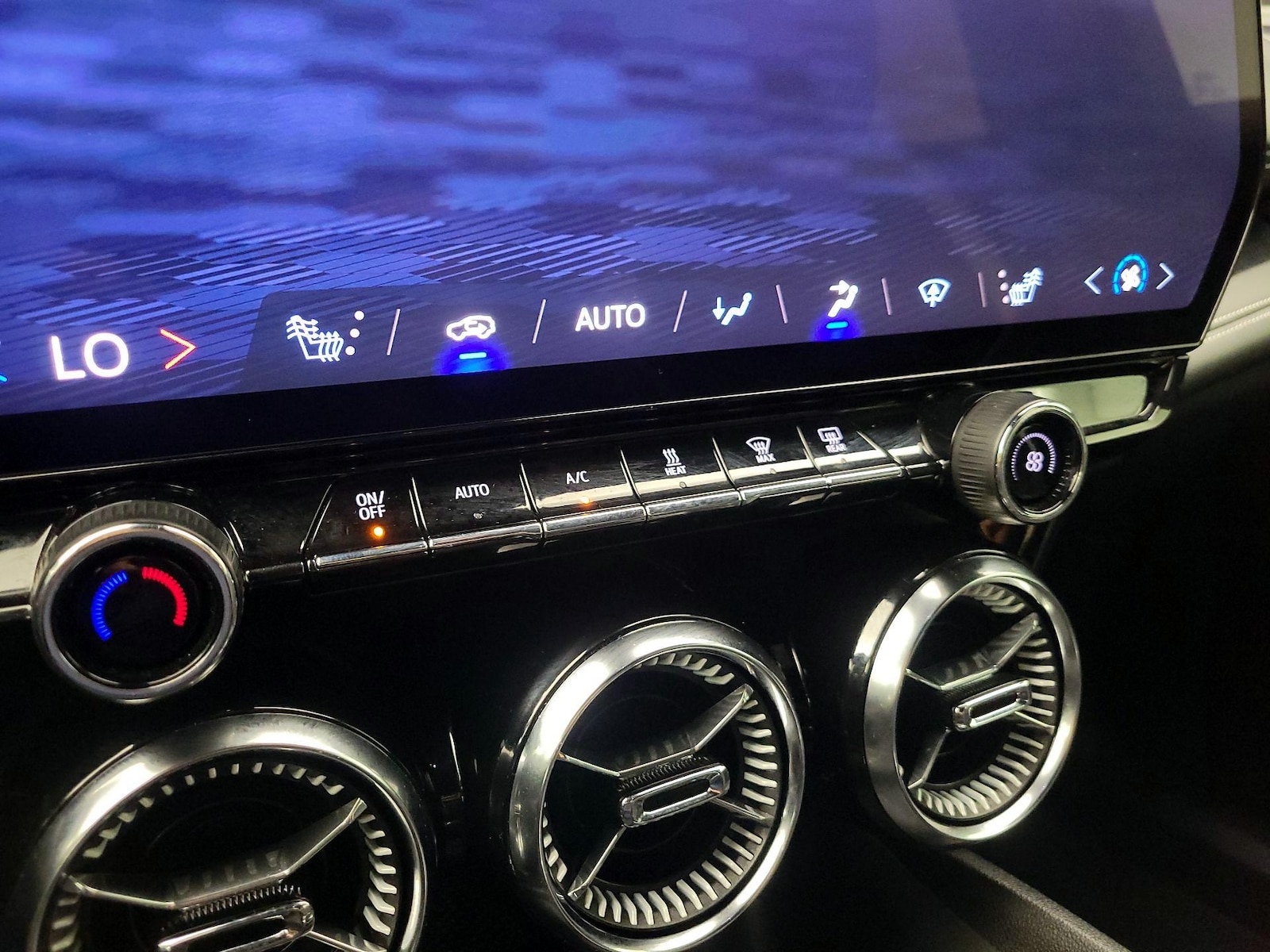 2024 Chevrolet Blazer EV LT - Photo 18