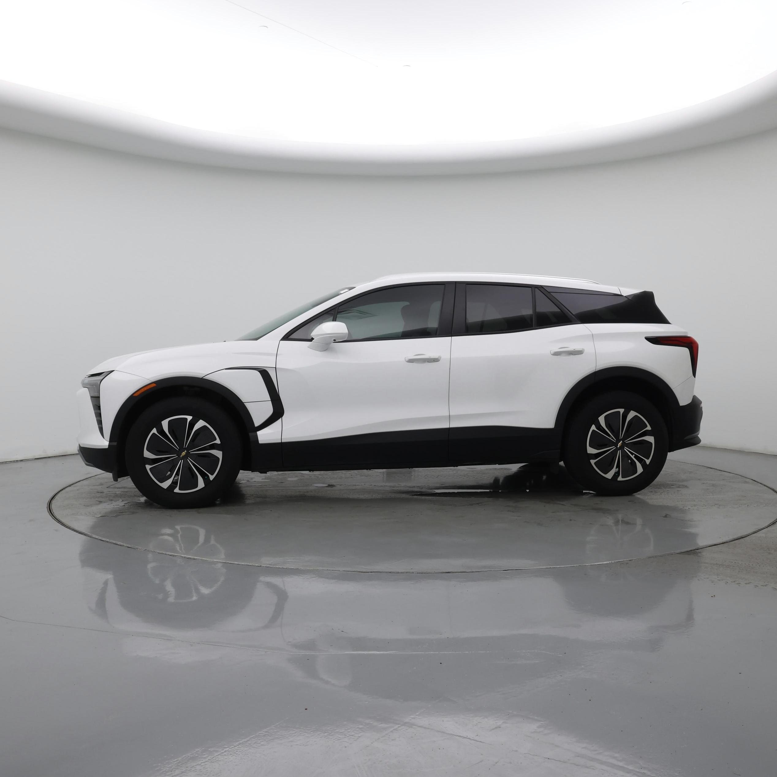 Thumbnail: 2024 Chevrolet Blazer EV - 3