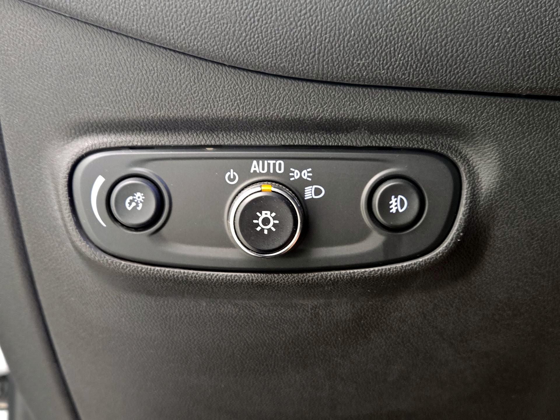 Thumbnail: 2020 Chevrolet Equinox - 13