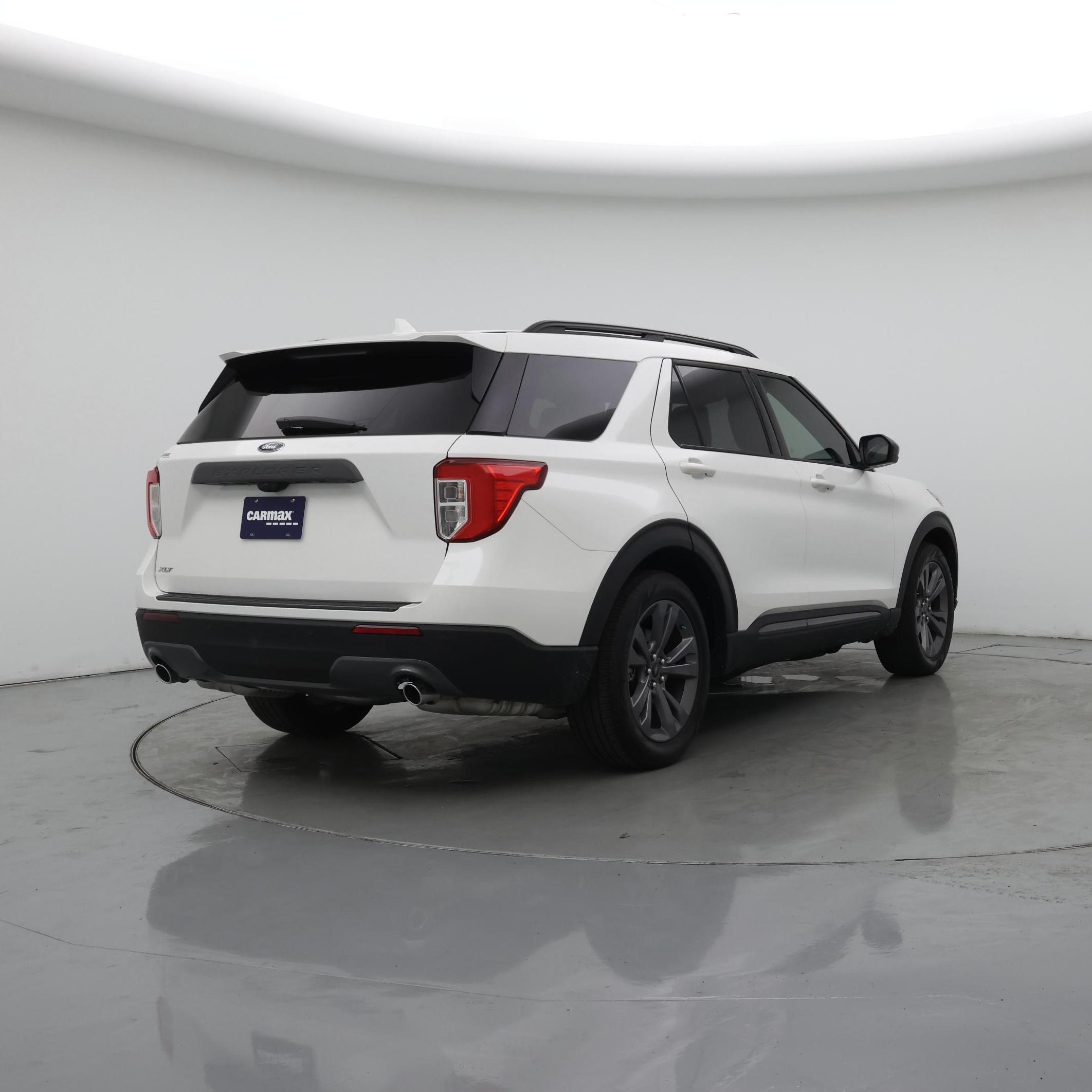 Thumbnail: 2022 Ford Explorer - 8