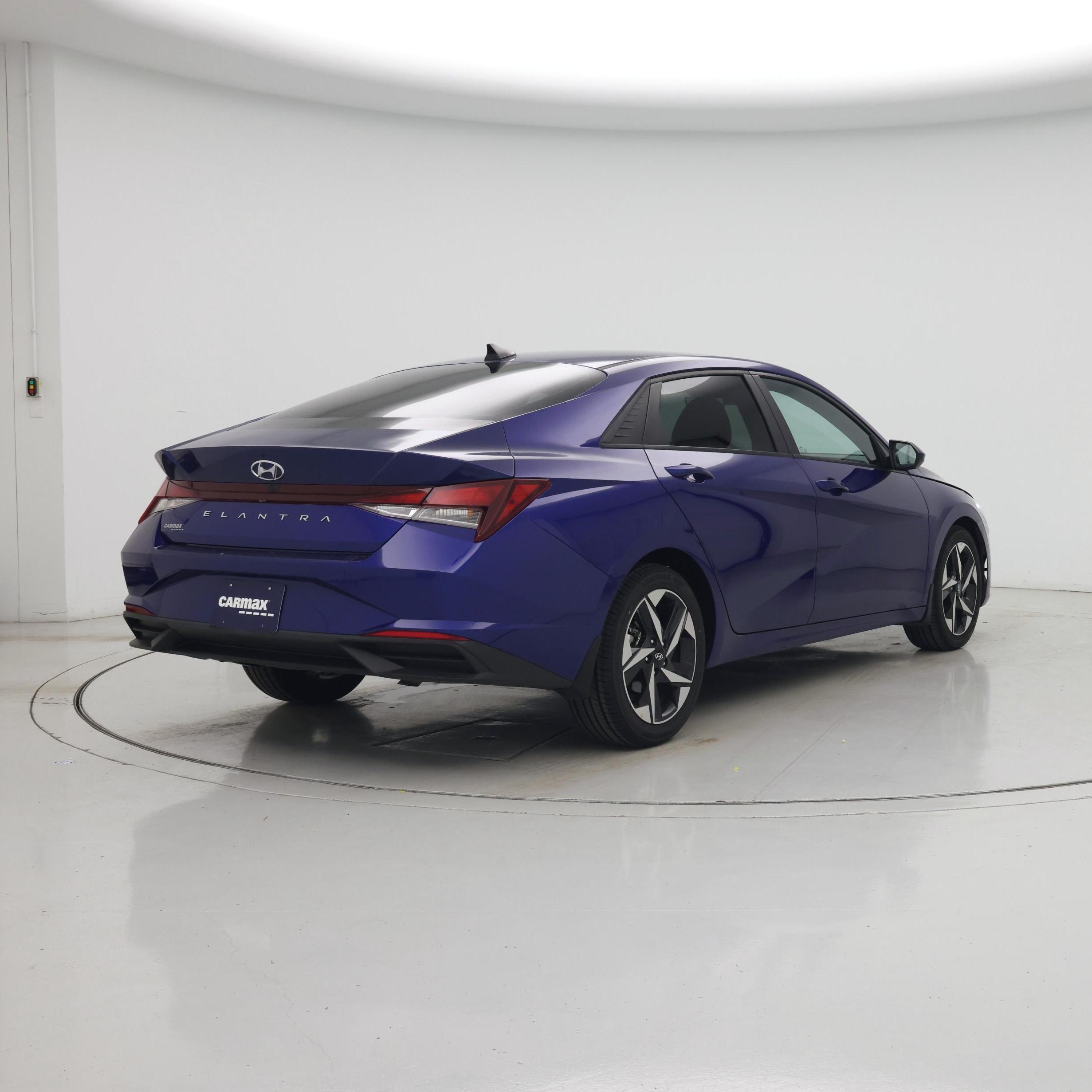 Thumbnail: 2023 Hyundai Elantra - 8