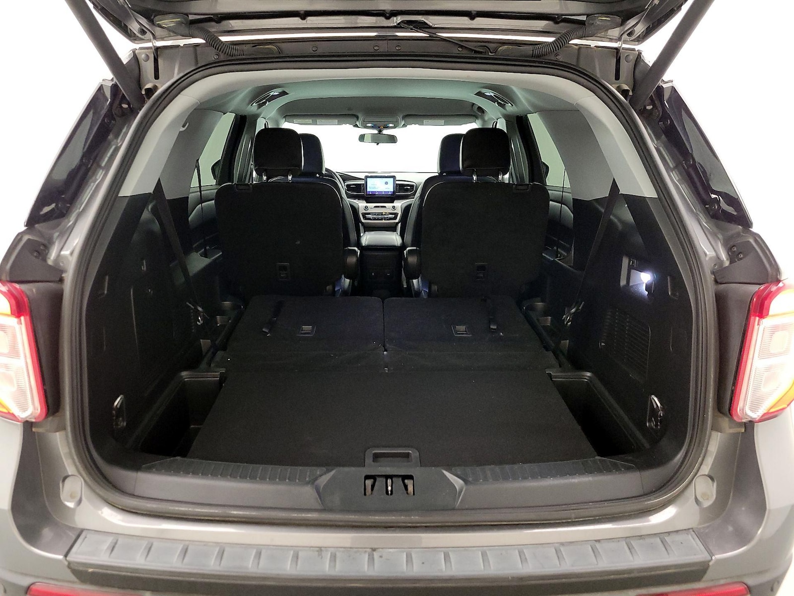 2023 Ford Explorer XLT - Photo 23