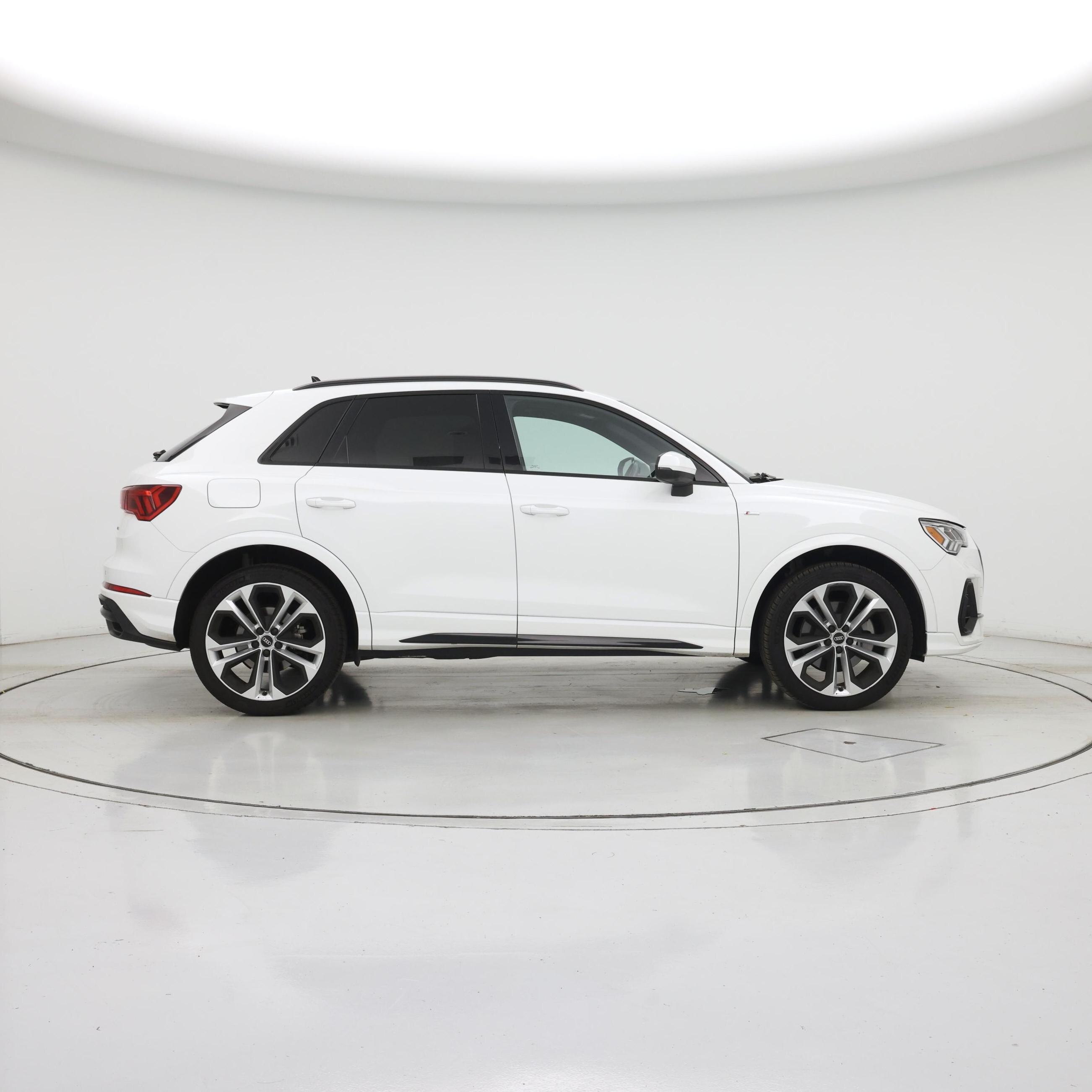Thumbnail: 2022 Audi Q3 - 7