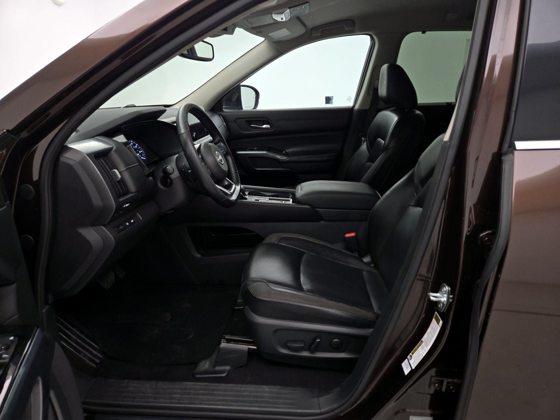 Thumbnail: 2022 Nissan Pathfinder - 11