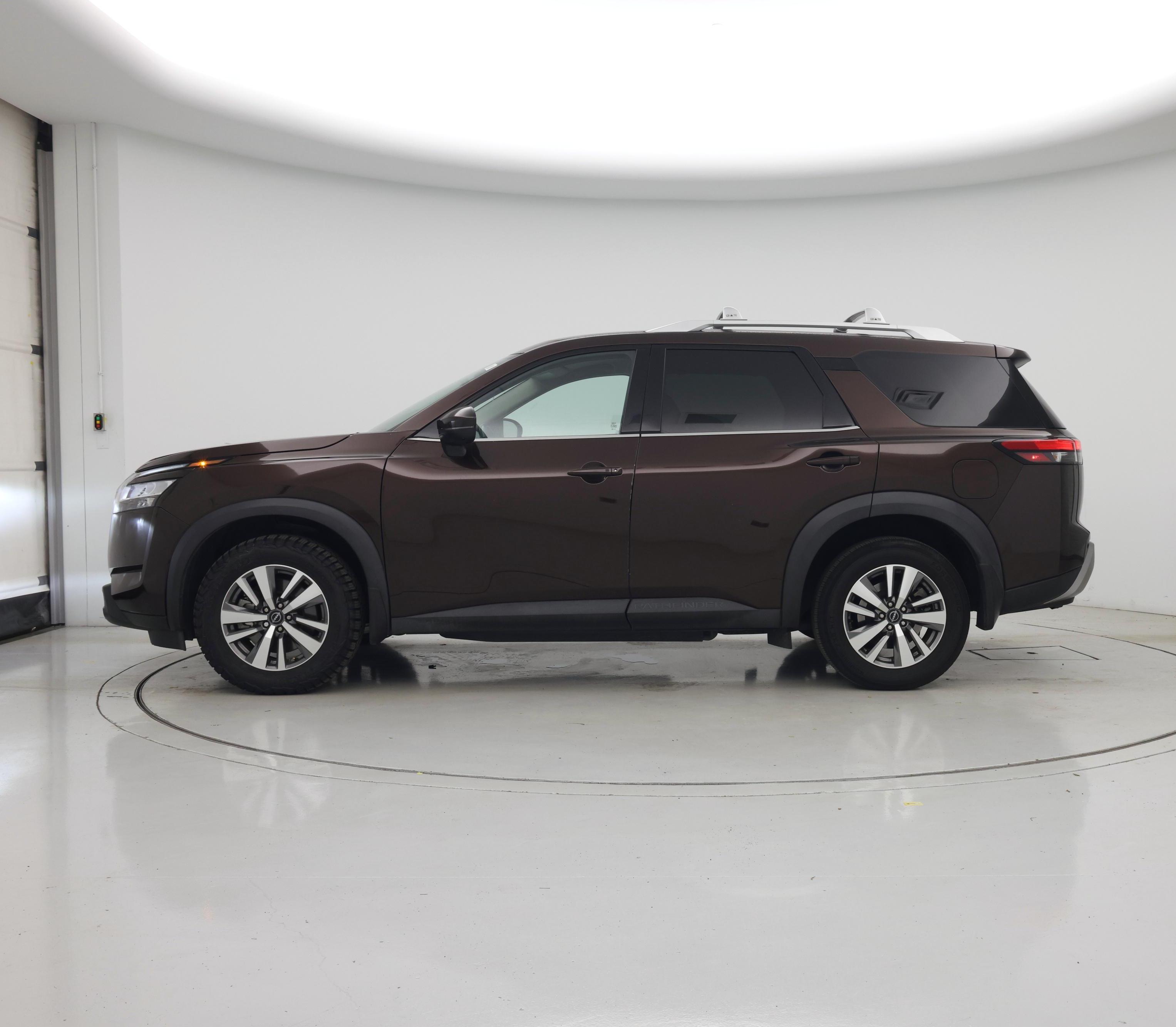 Thumbnail: 2022 Nissan Pathfinder - 3
