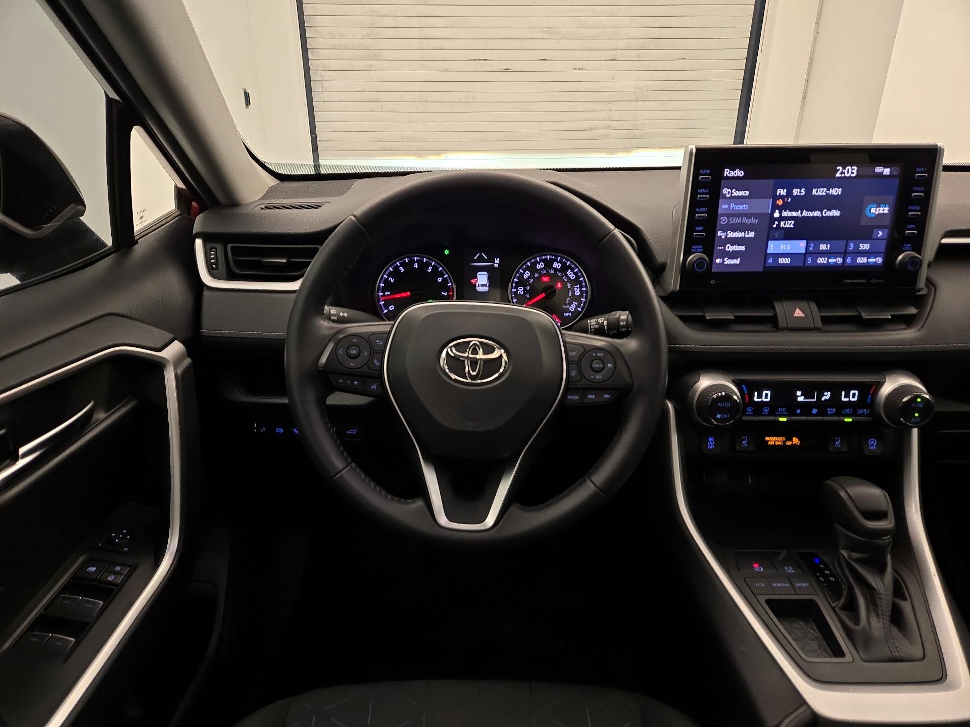 Thumbnail: 2022 Toyota RAV4 - 10