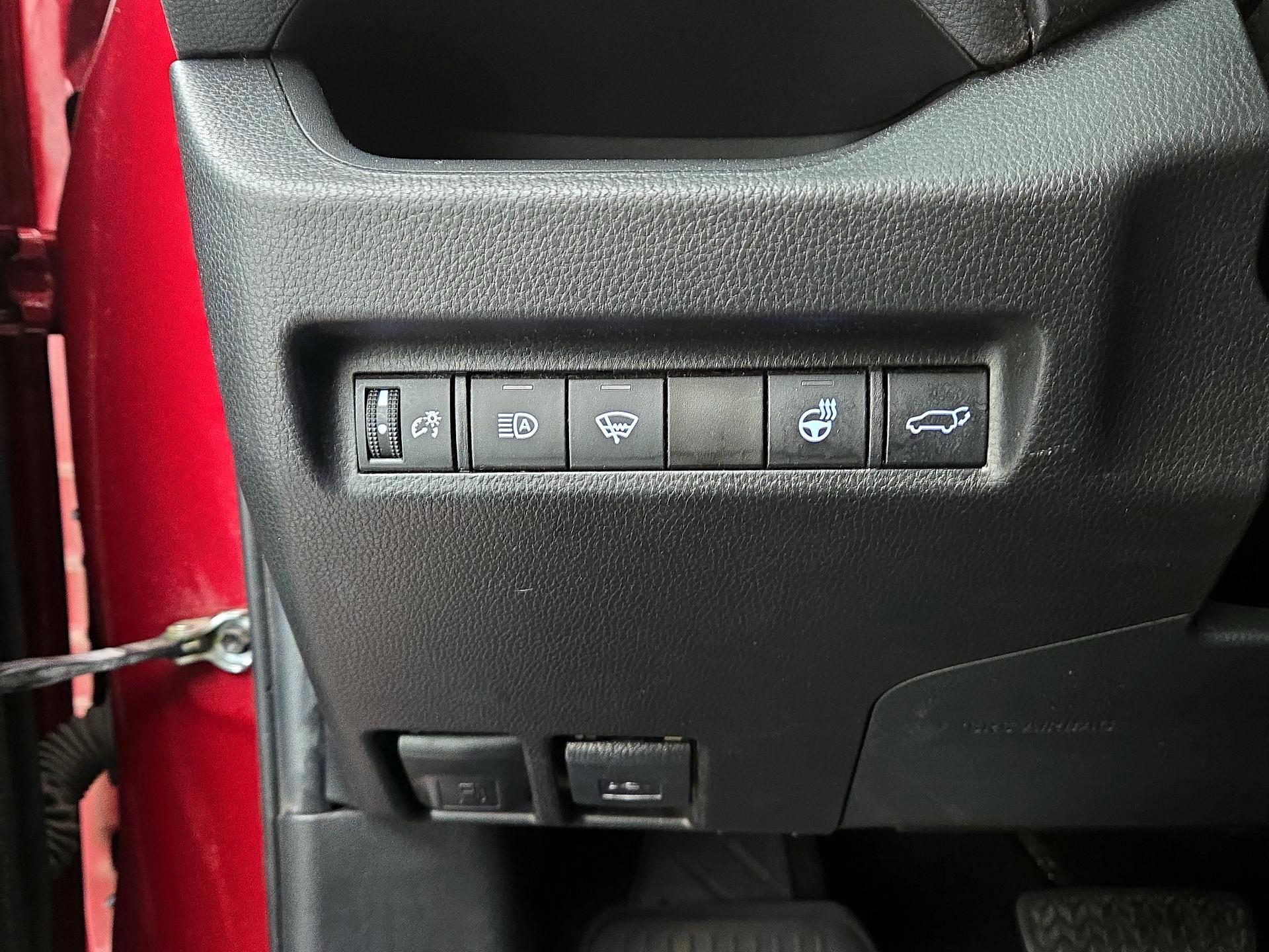 Thumbnail: 2022 Toyota RAV4 - 13