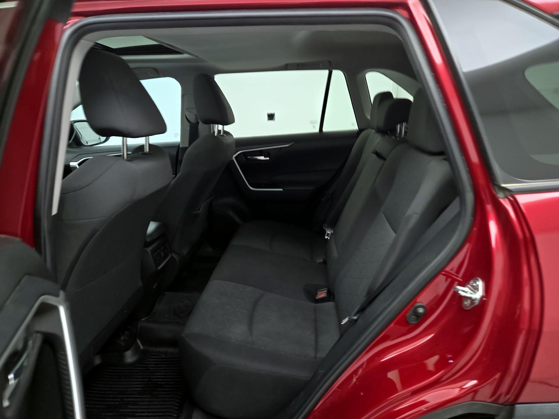 Thumbnail: 2022 Toyota RAV4 - 20
