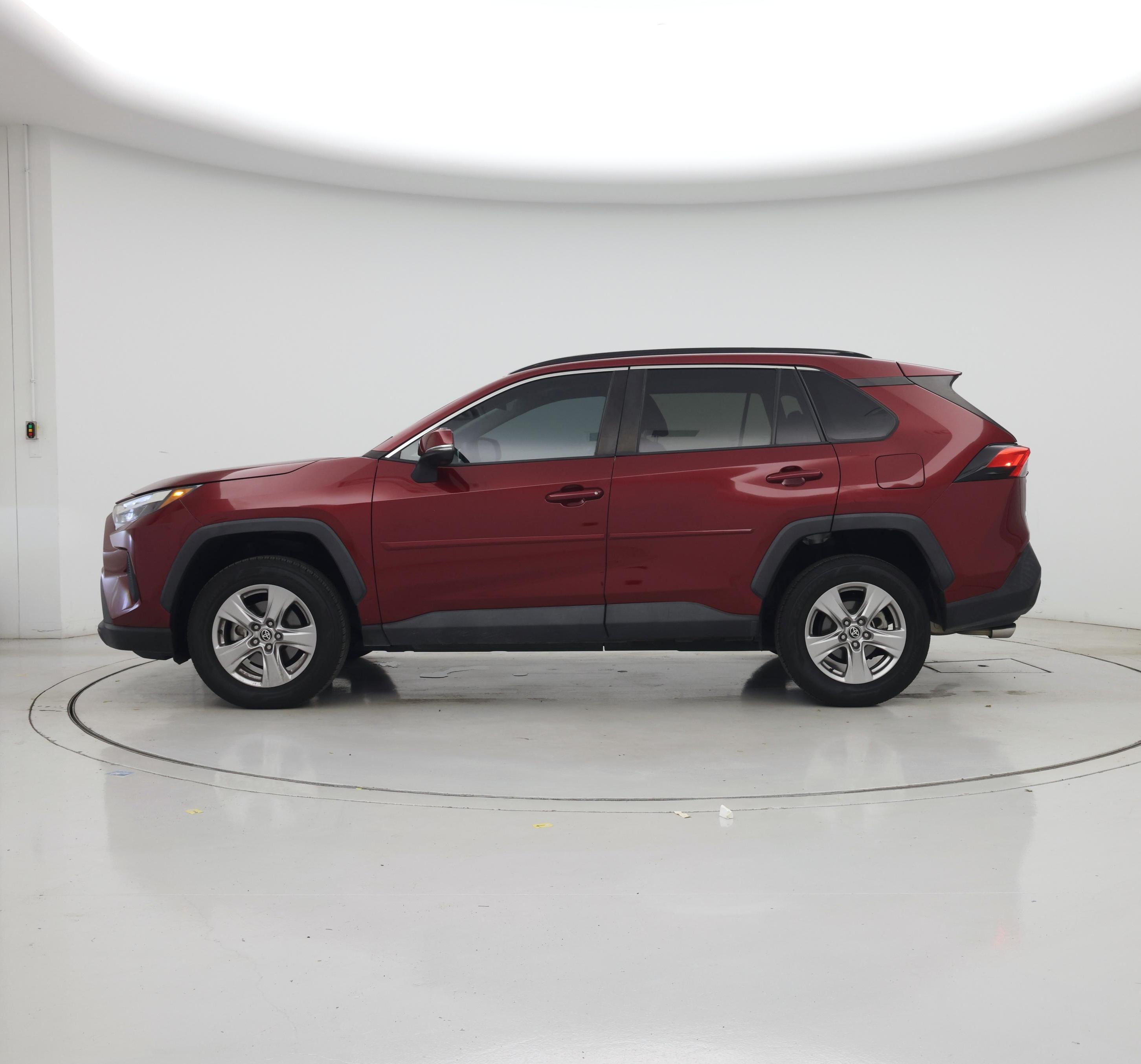 Thumbnail: 2022 Toyota RAV4 - 3
