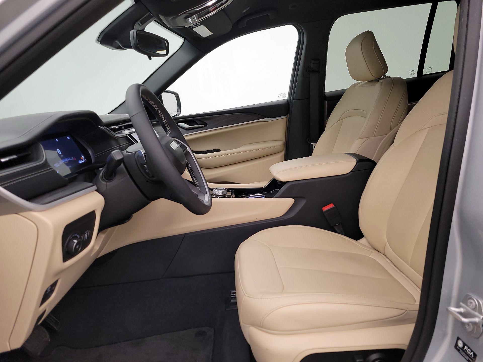 Thumbnail: 2023 Jeep Grand Cherokee - 11