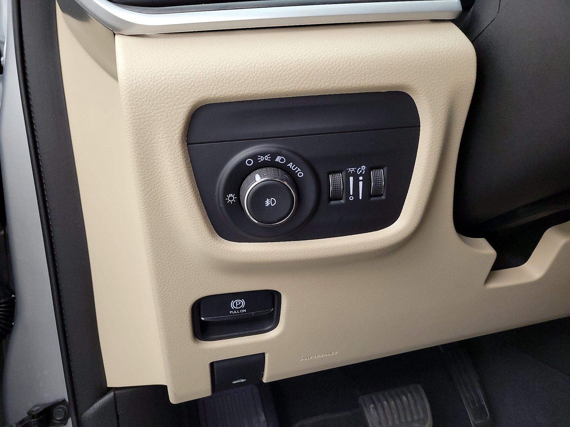 Thumbnail: 2023 Jeep Grand Cherokee - 13